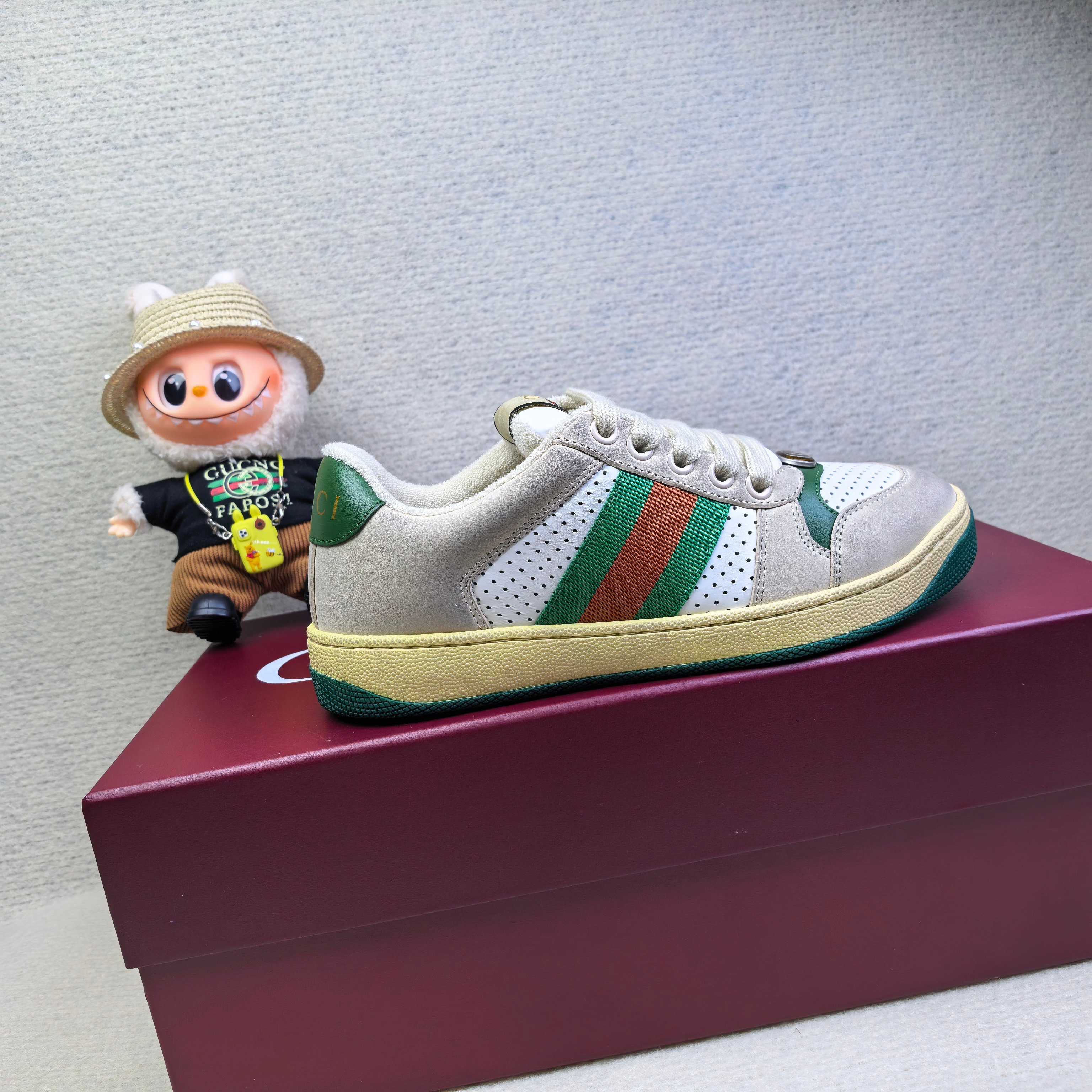 Кроссовки унисекс в стиле Gucci комбинированного белого цвета