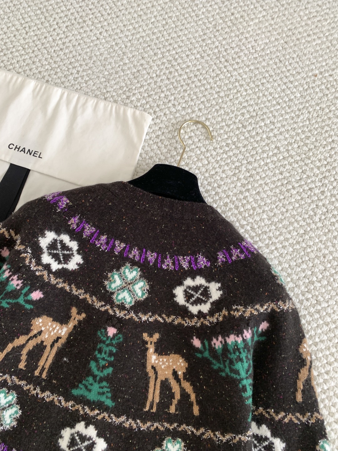 Кардиган женский в стиле Chanel с жаккардовым узором тёмно-коричневого цвета