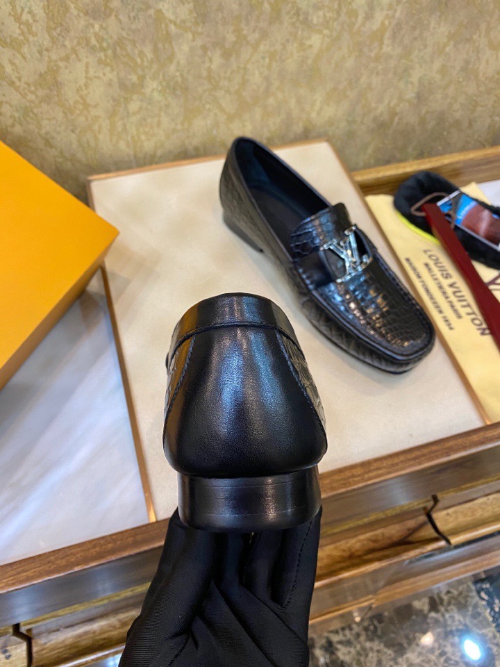 Лоферы мужские в стиле Louis Vuitton чёрного цвета