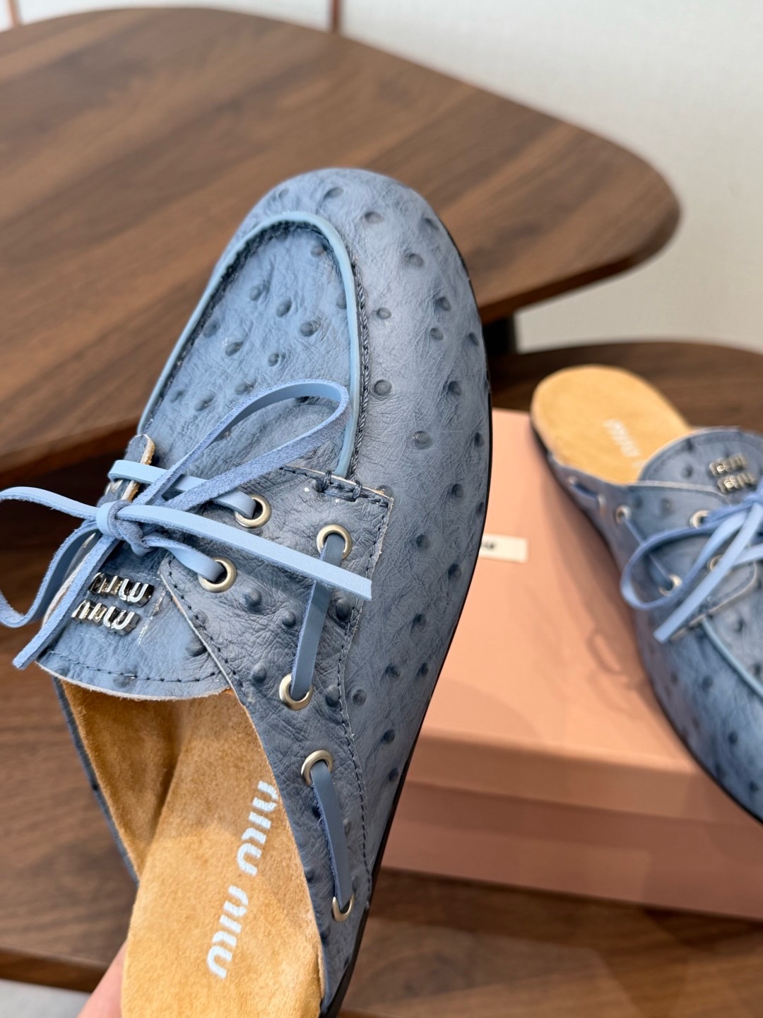 Мюли женские Miu Miu голубого цвета