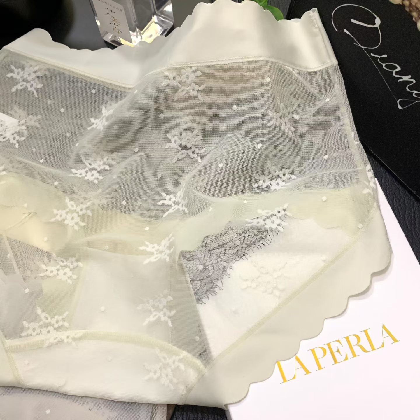 Трусы женские в стиле La Perla кружевные комплект из 4 шт