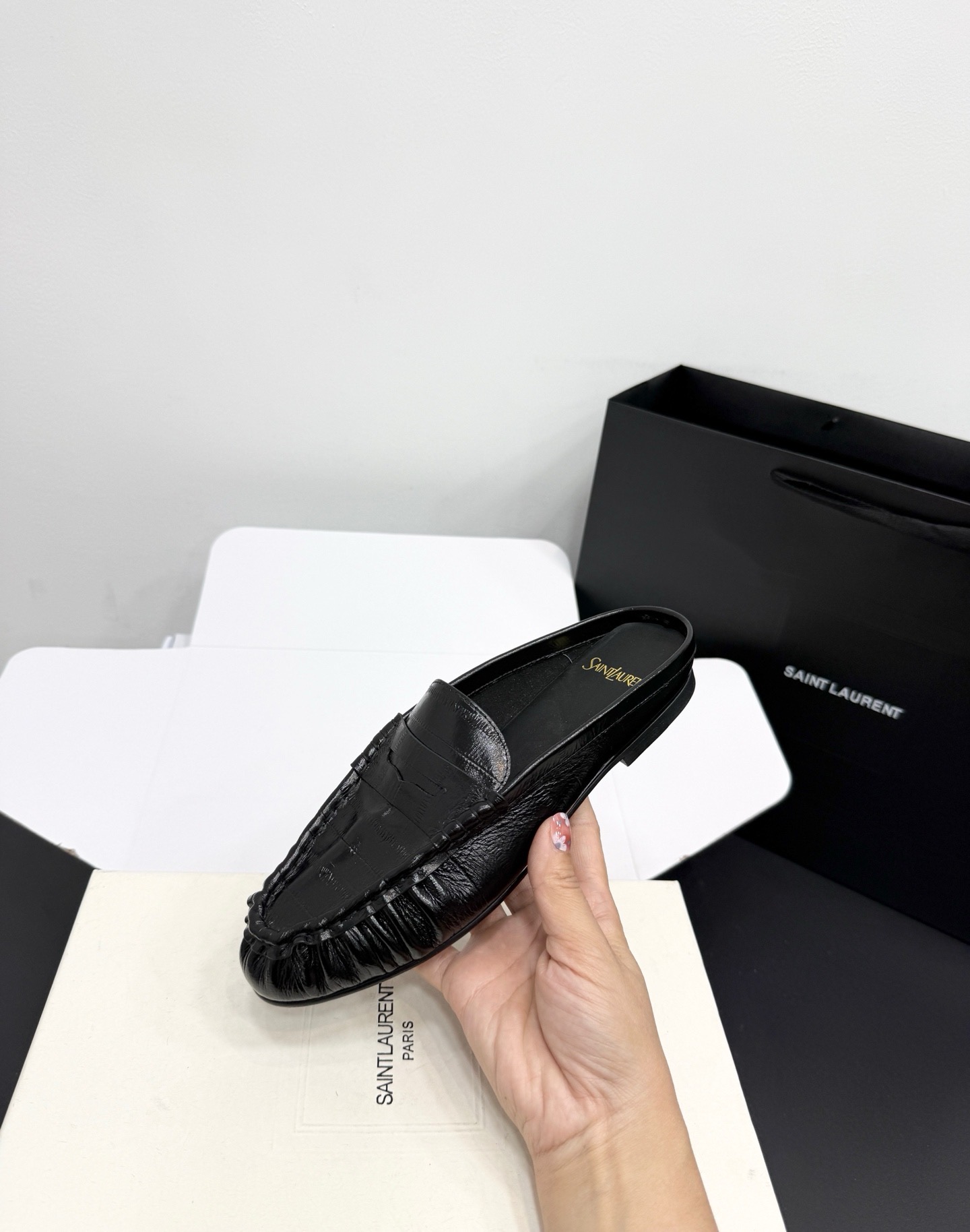 Мюли-лоферы женские в стиле Saint Laurent Le Loafer черного цвета
