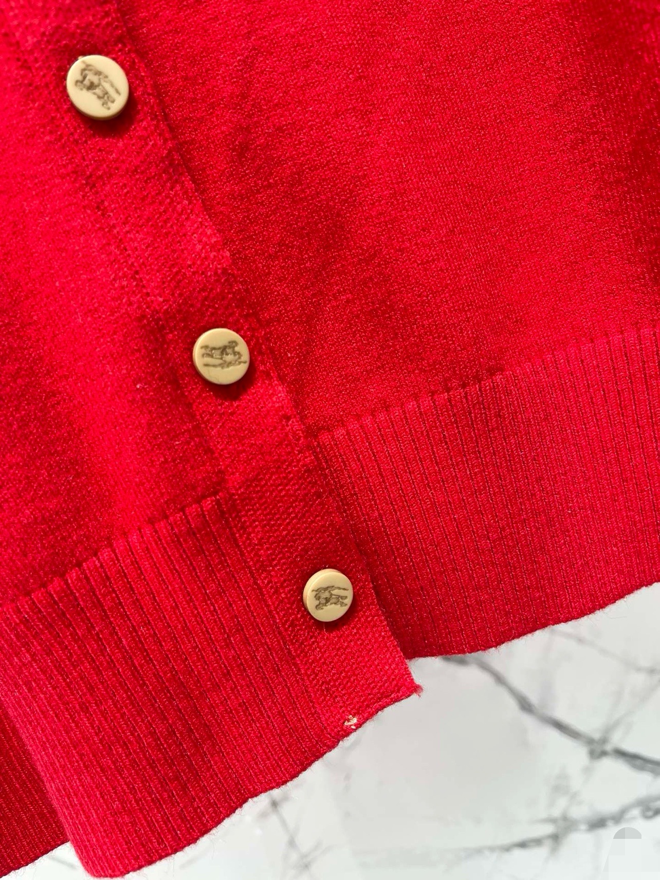 Кардиган женский Burberry EKD Cotton Wool Cardigan красного цвета