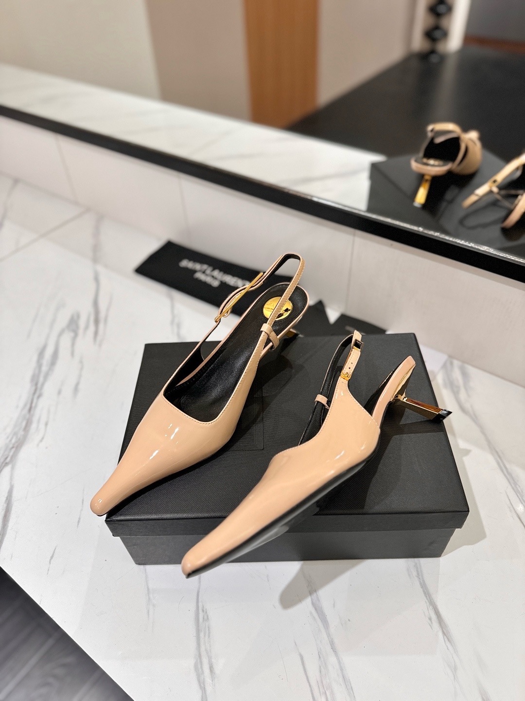 Босоножки женские Saint Laurent YSL бежевого цвета