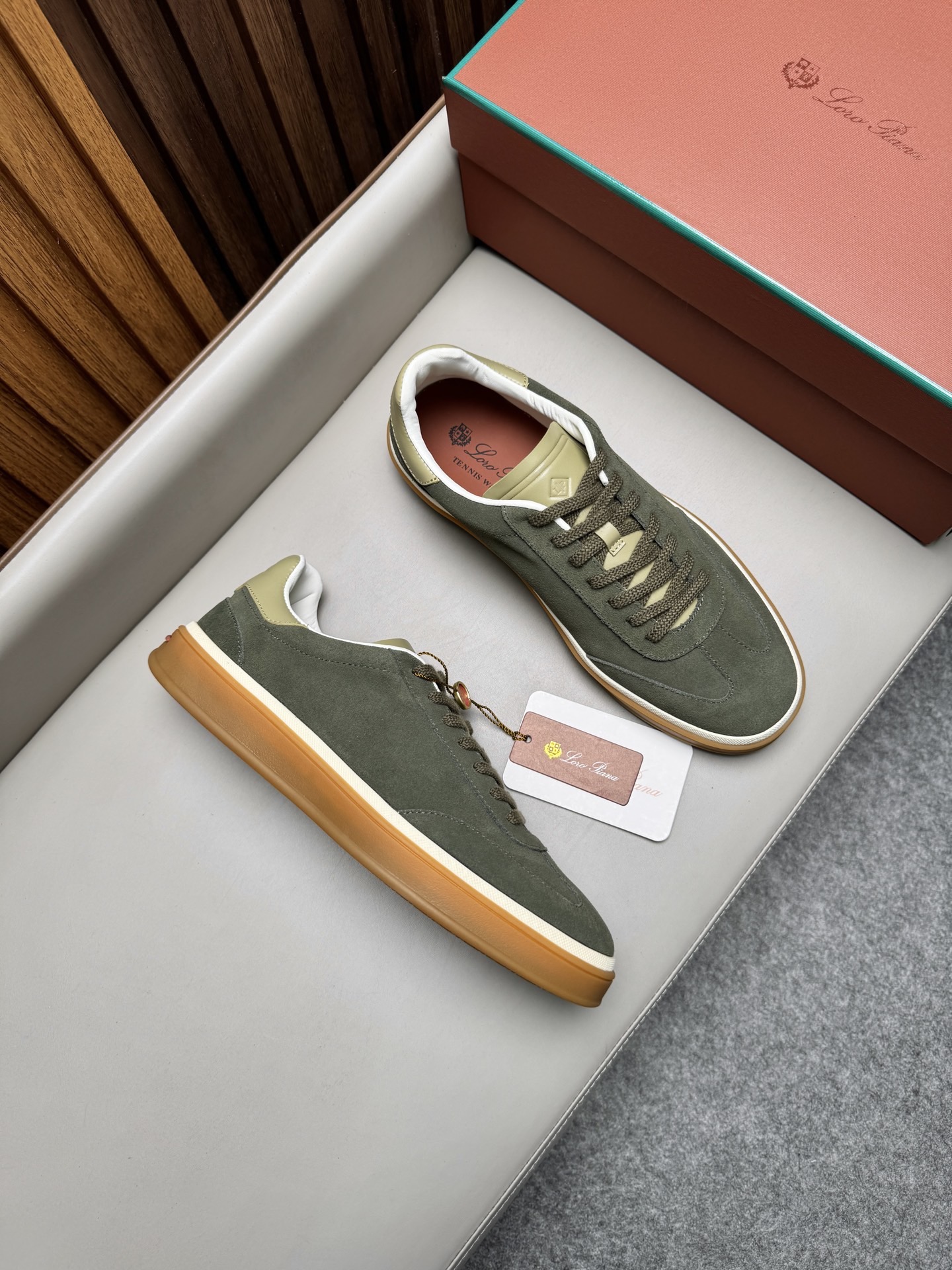 Кроссовки мужские в стиле Loro Piana оливкового цвета