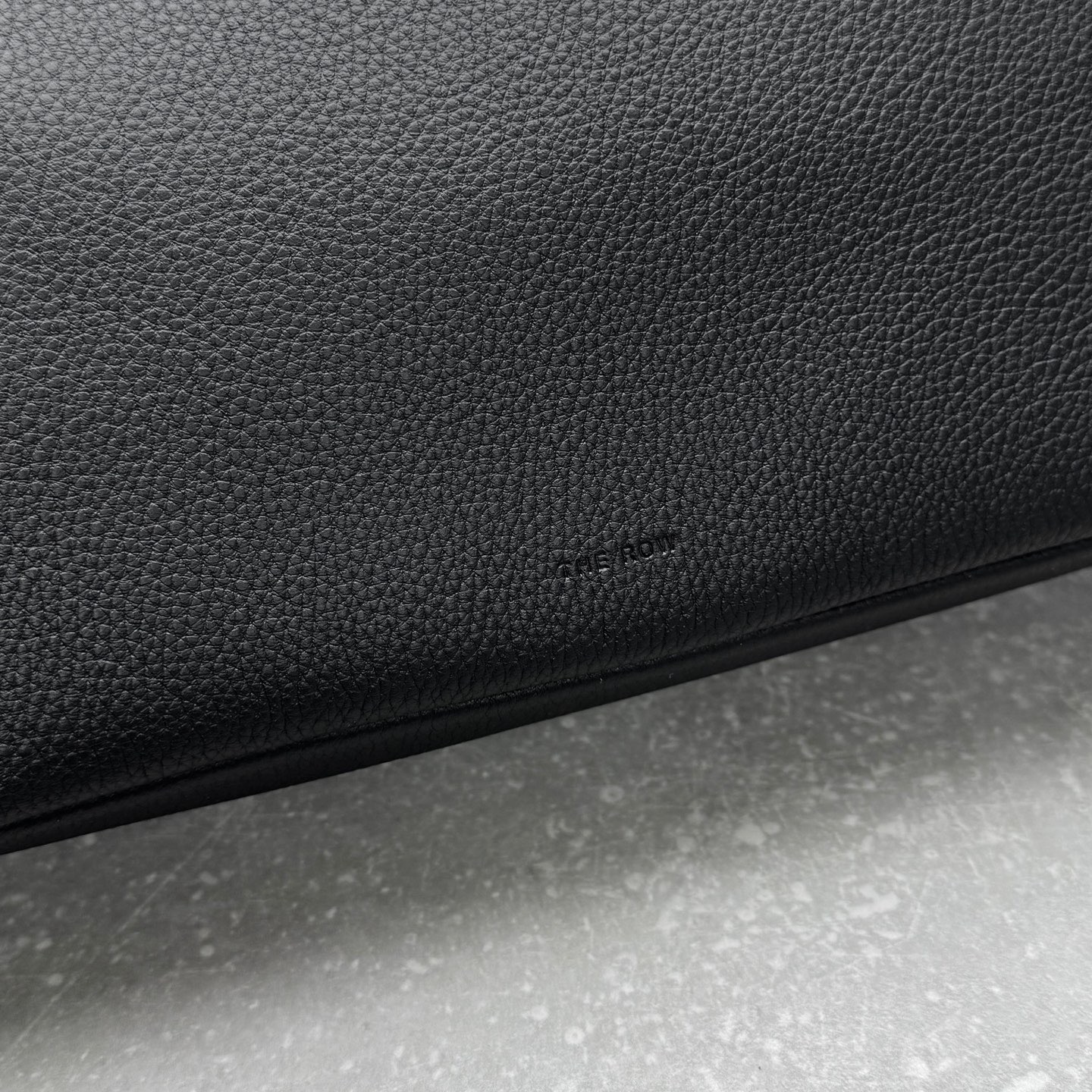 Сумка женская в стиле The Row Marcel чёрного  цвета