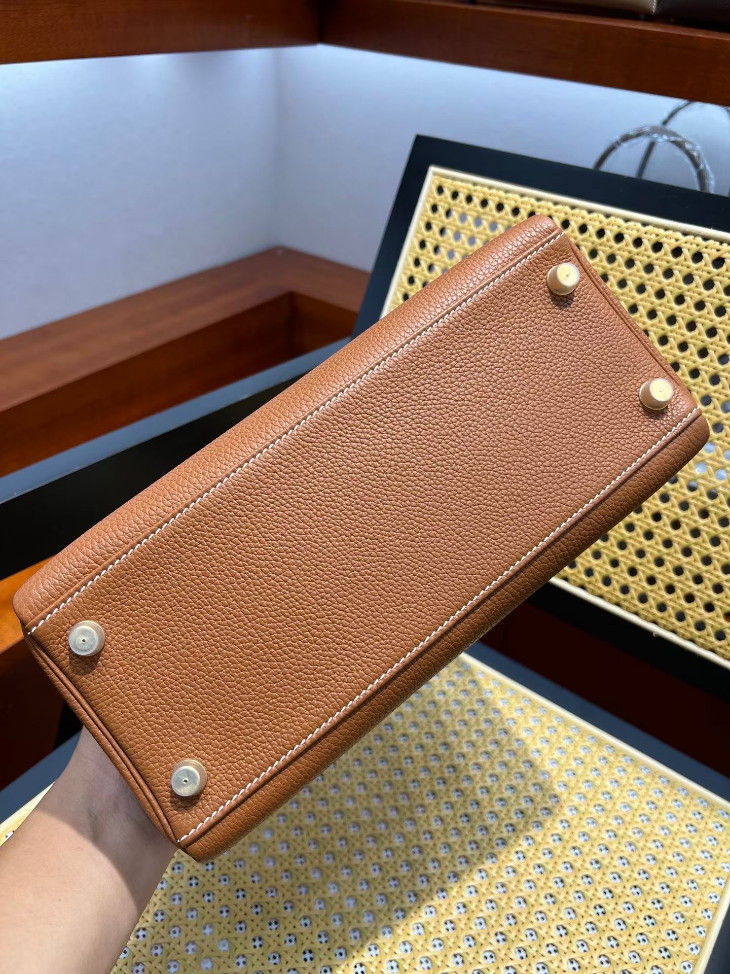 Сумка женская Hermès Kelly 28  gold brown цвета