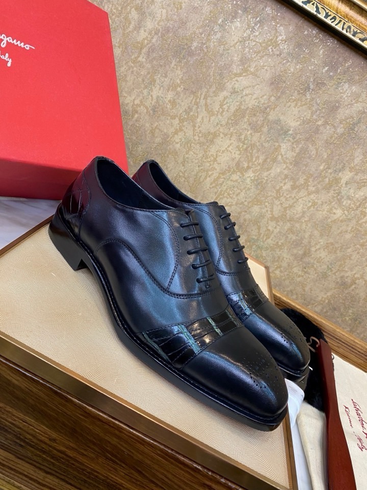 Туфли мужские в стиле Salvatore Ferragamo черного цвета