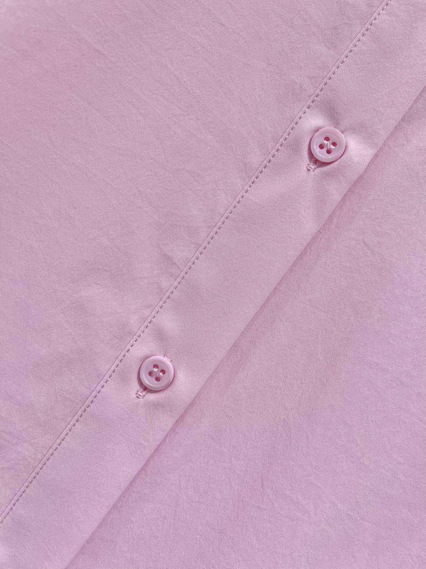 Рубашка женская в стиле Loewe хлопковая с длинным рукавом розового цвета