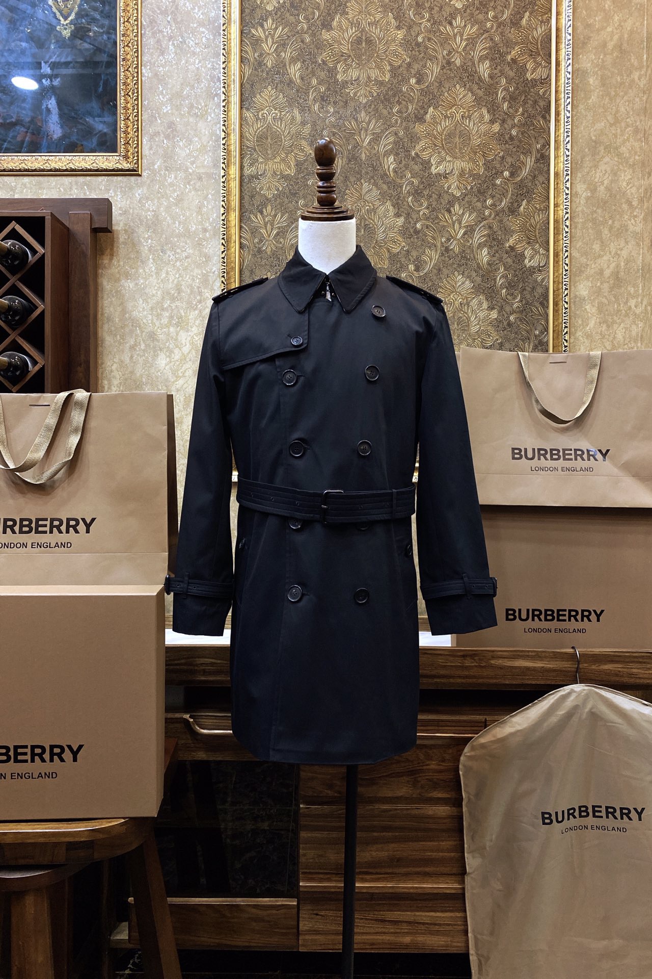 Тренч мужской в стиле Burberry средней длины чёрного и тёмно-синего цвета