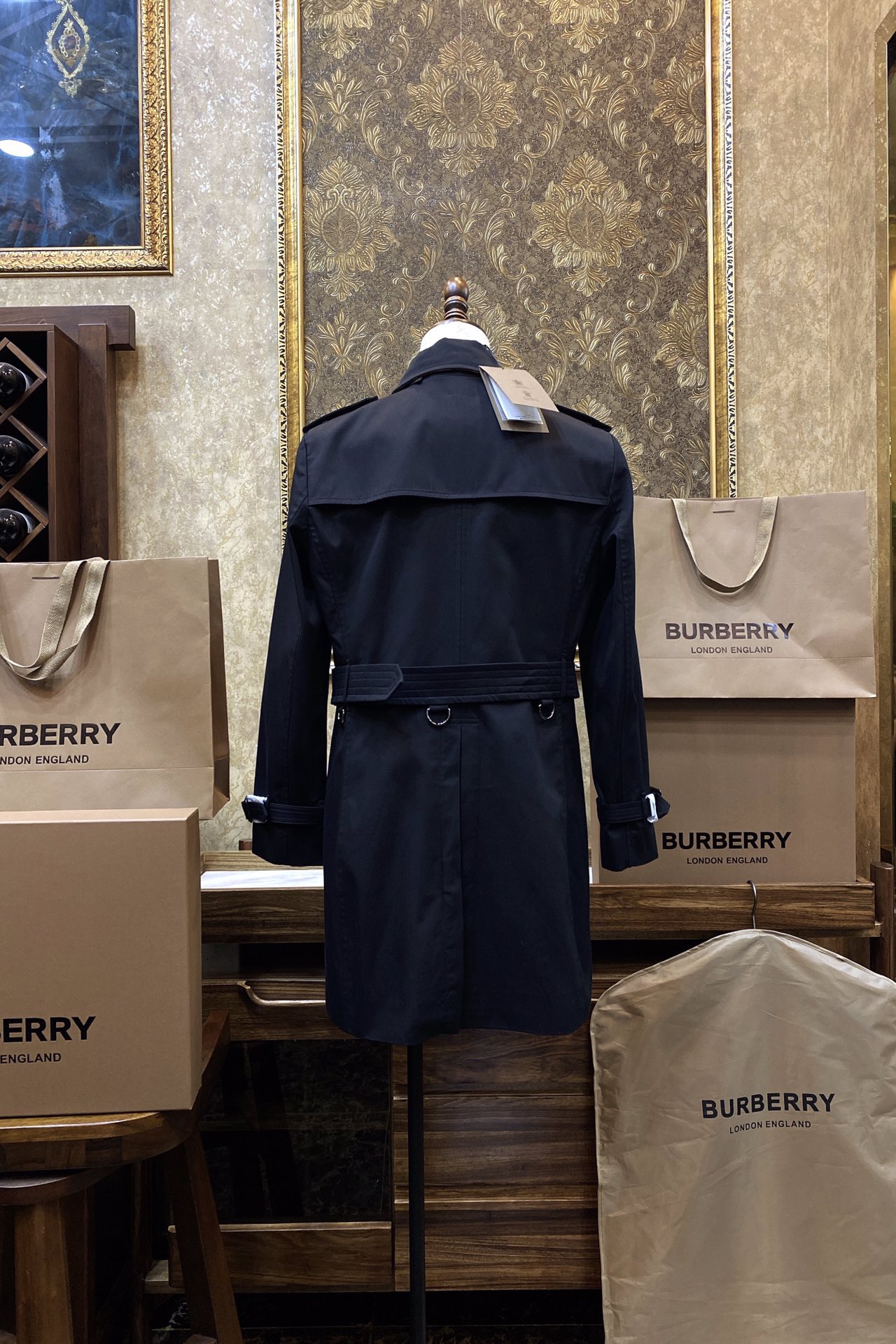Тренч мужской в стиле Burberry средней длины чёрного и тёмно-синего цвета