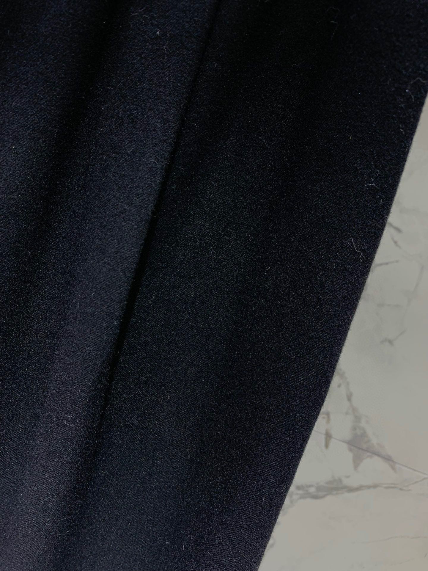 Брюки женские в стиле Saint Laurent чёрного цвета с логотипом на поясе