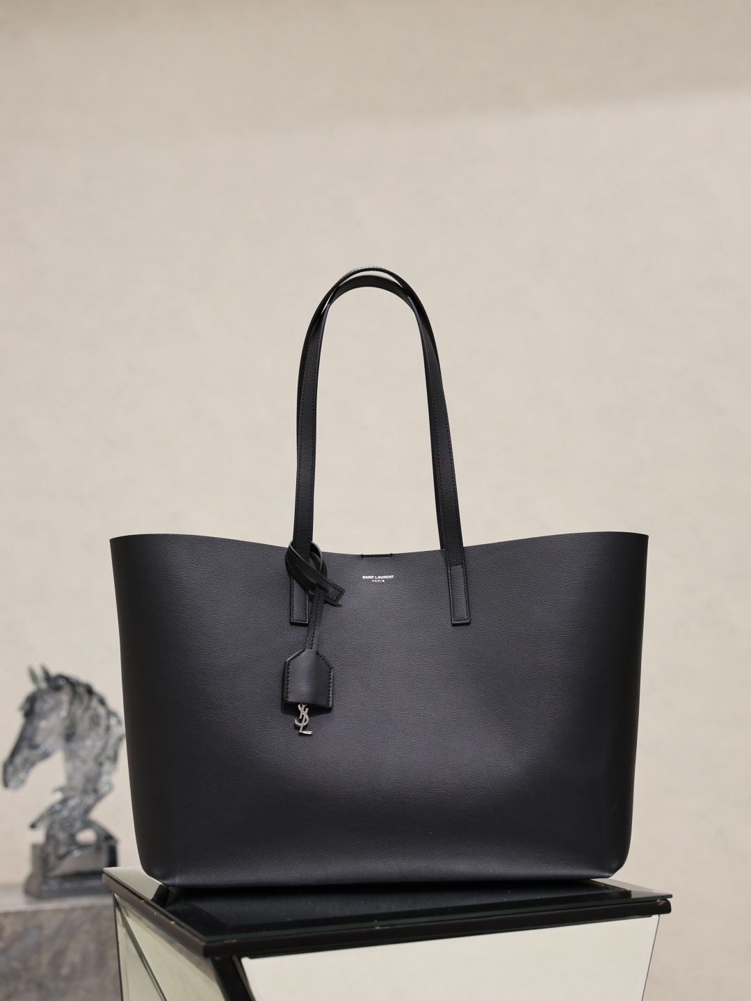 Сумка женская Saint Laurent Shopping Tote черного цвета