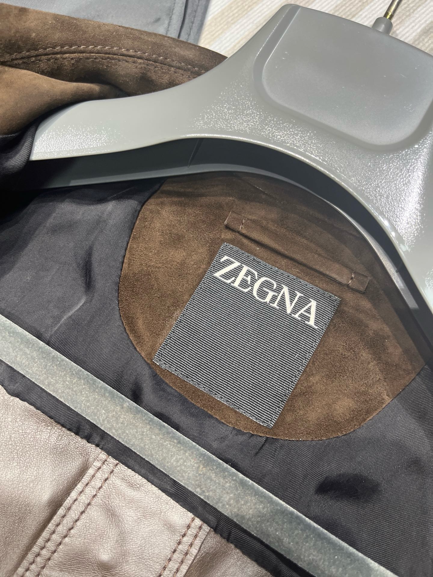 Куртка мужская Zegna коричневого цвета с отложным воротником
