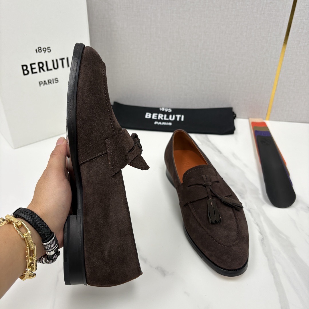 Лоферы мужские в стиле Berluti Lorenzo из натуральной замши темно-коричневого цвета