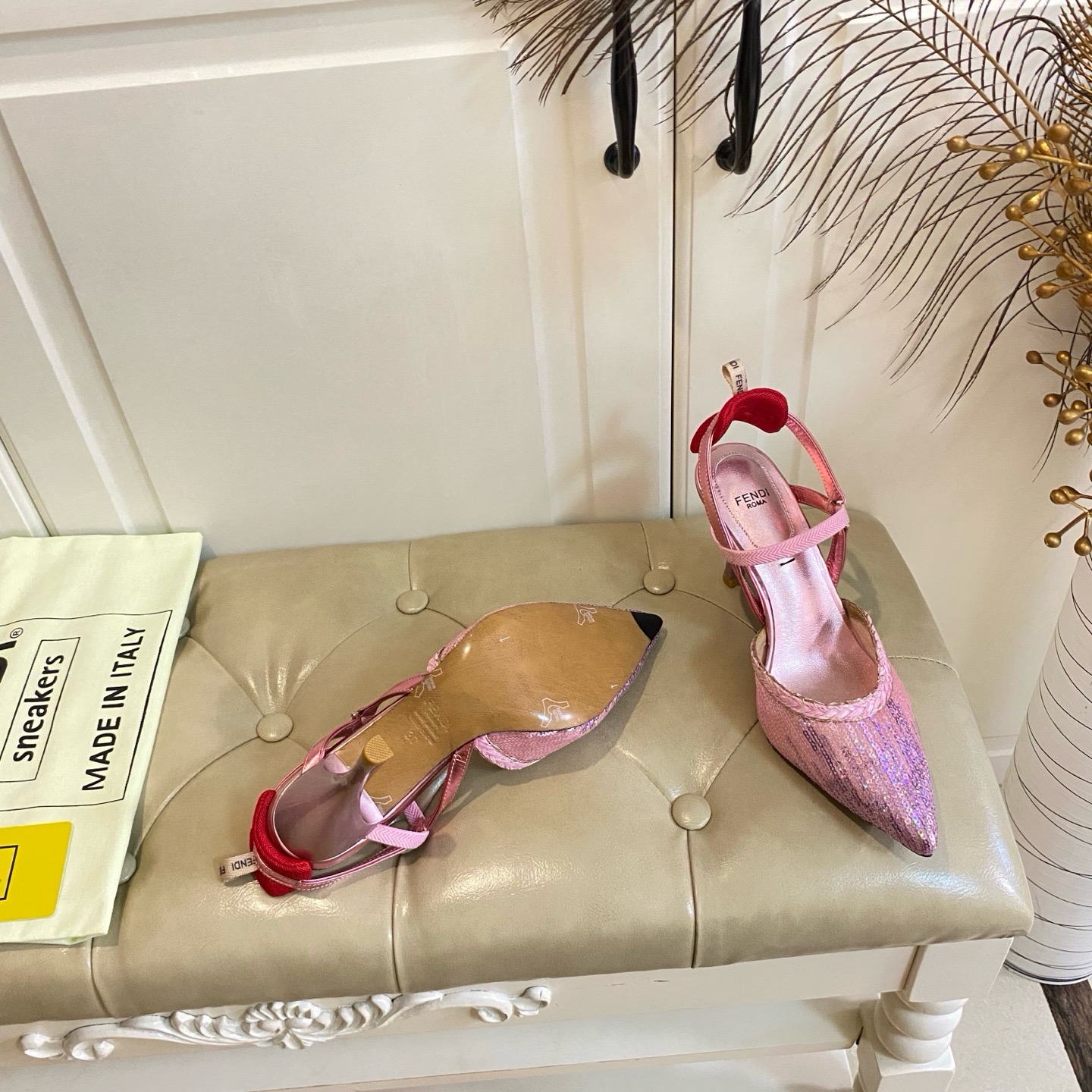 Туфли женские в стиле Fendi из сетки с пайетками и ремешком