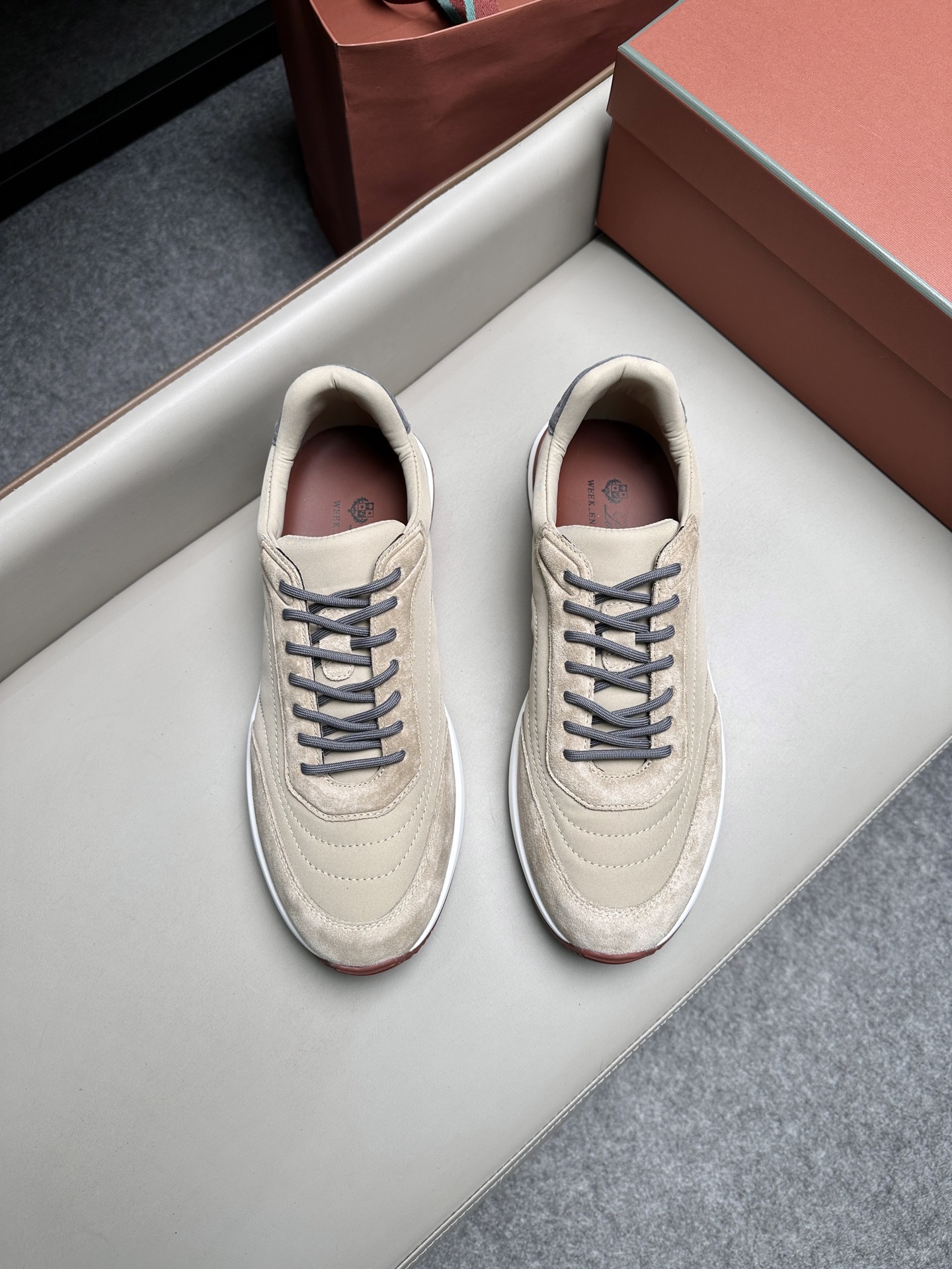 Кроссовки мужские в стиле Loro Piana светло-бежевого цвета