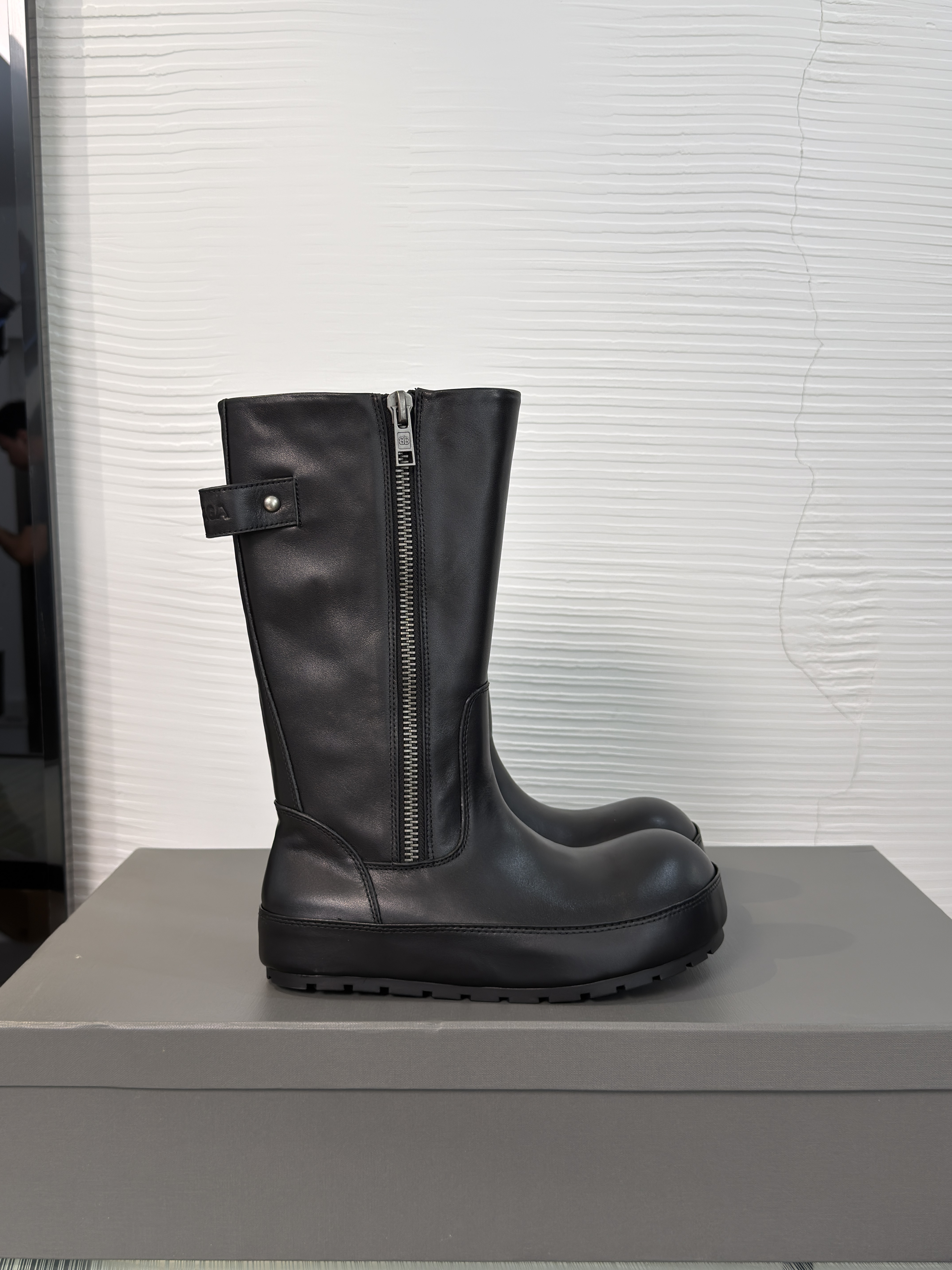 Сапоги женские Balenciaga чёрного цвета