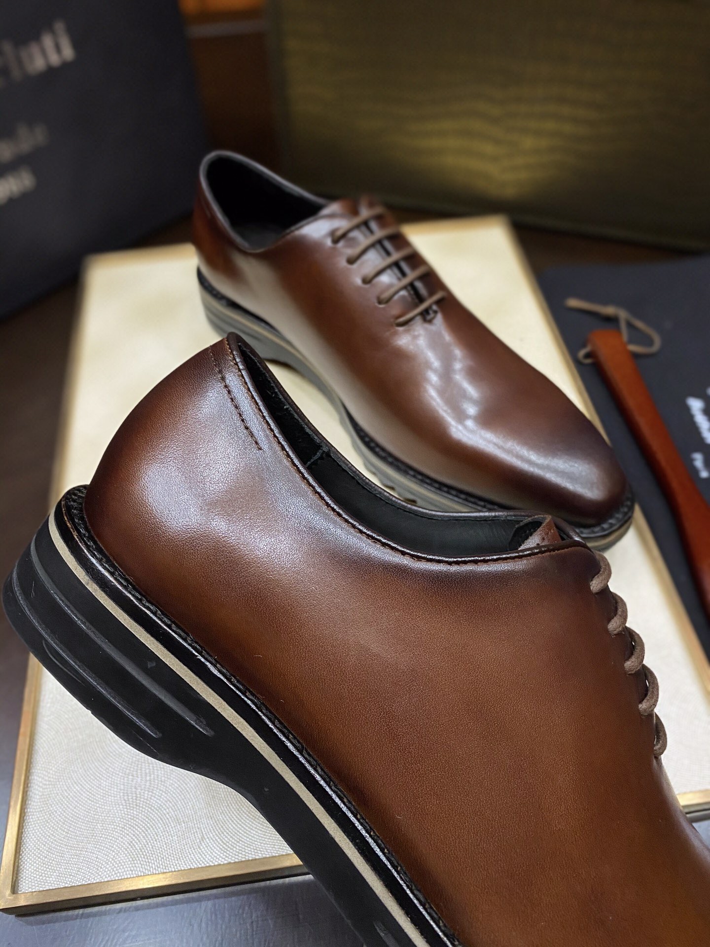 Туфли мужские в стиле Berluti из натуральной кожи коричневого цвета