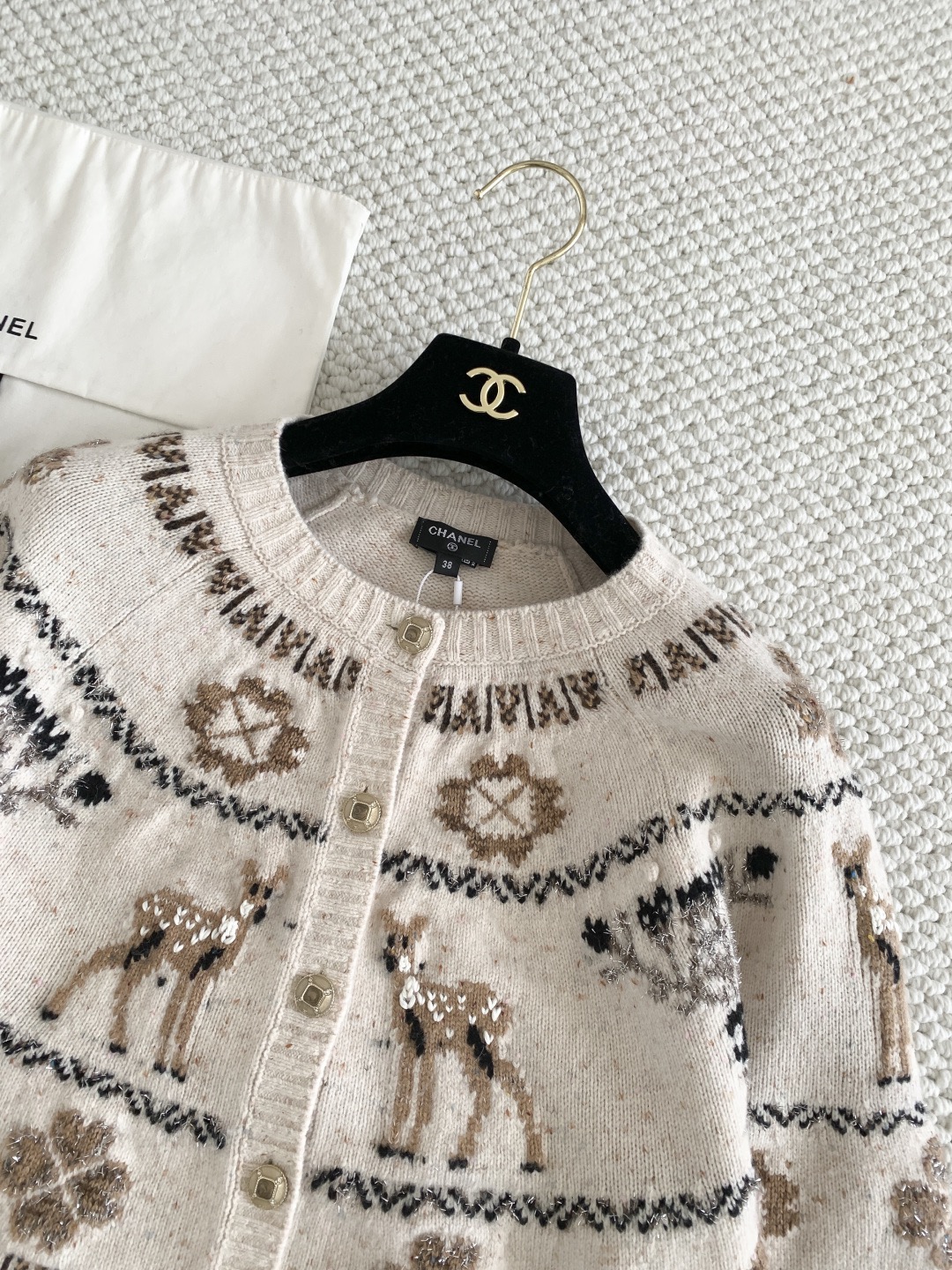 Кардиган женский в стиле Chanel с жаккардовым узором из смесовой шерсти молочного цвета