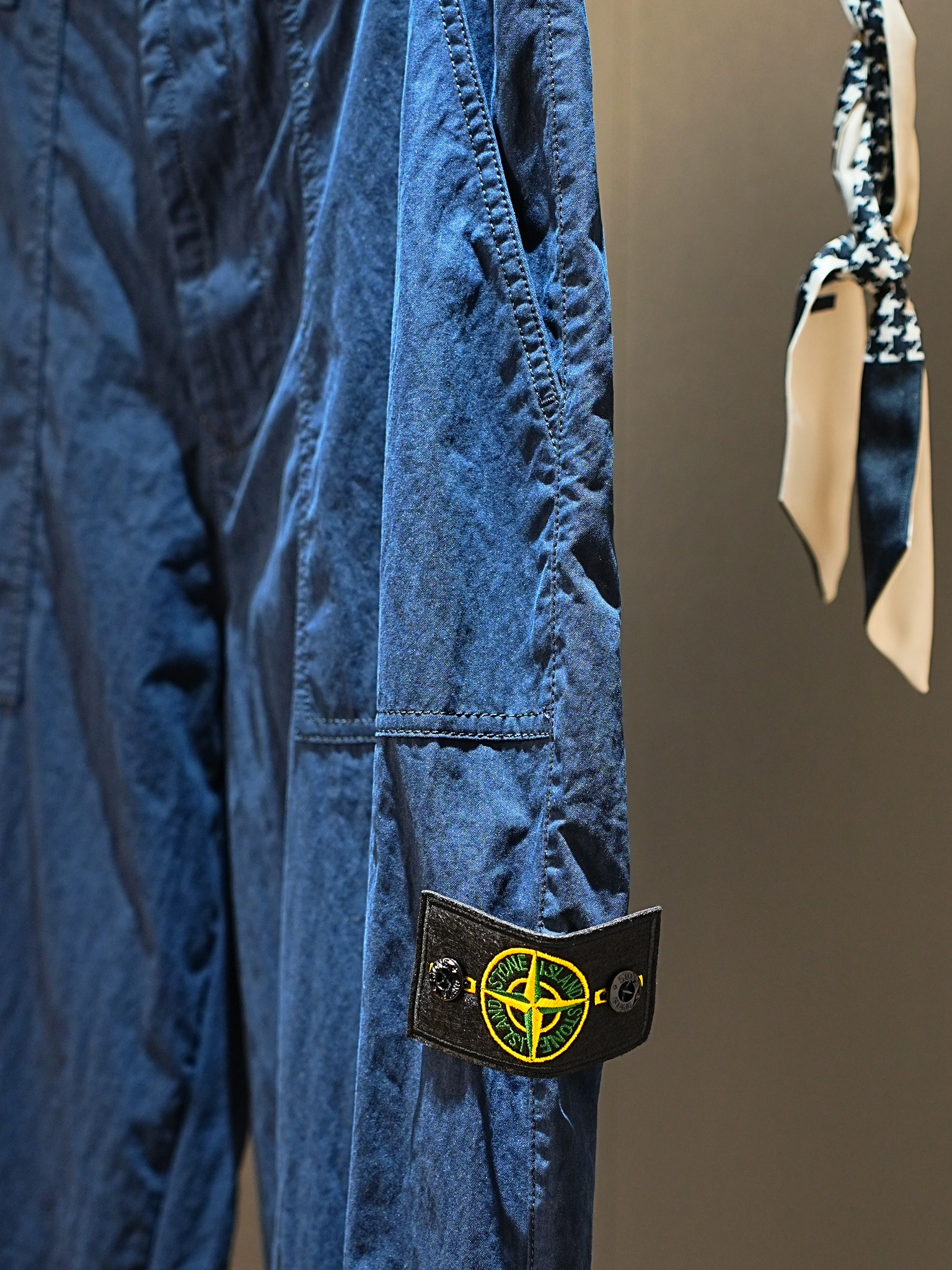 Брюки мужские в стиле Stone Island тёмно-синего цвета