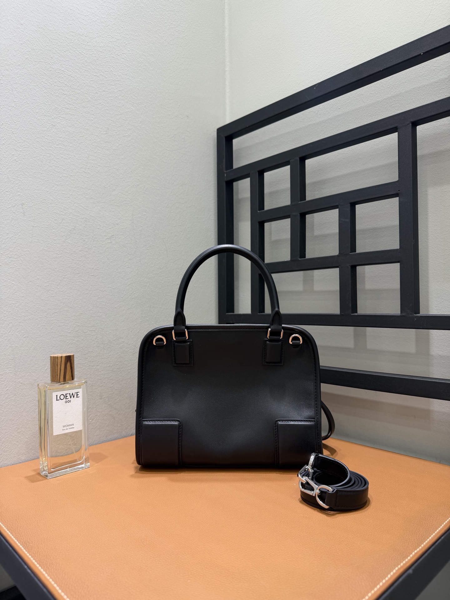 Сумка женская в стиле Loewe Amazona 180 чёрного цвета