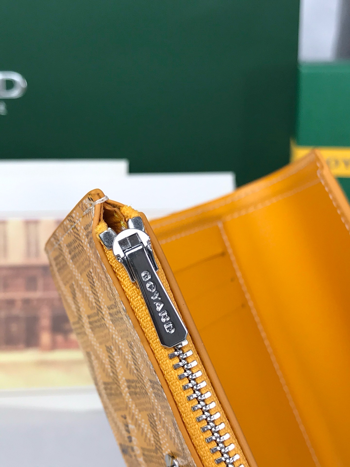 Кошелёк Goyard Saint-Gabriel жёлтого цвета