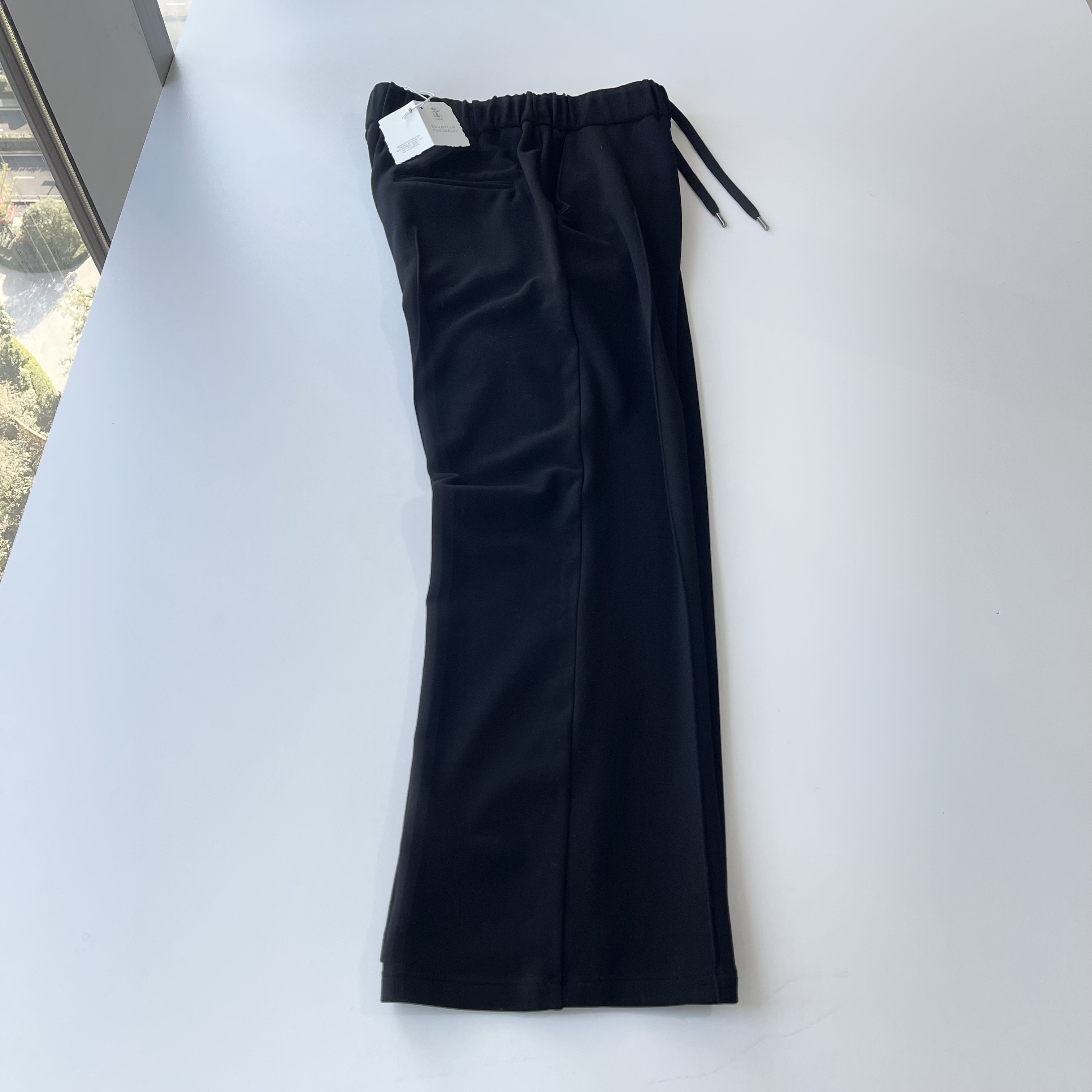 Брюки мужские в стиле Brunello Cucinelli model Straight Fit из шерстяного трикотажа чёрного цвета