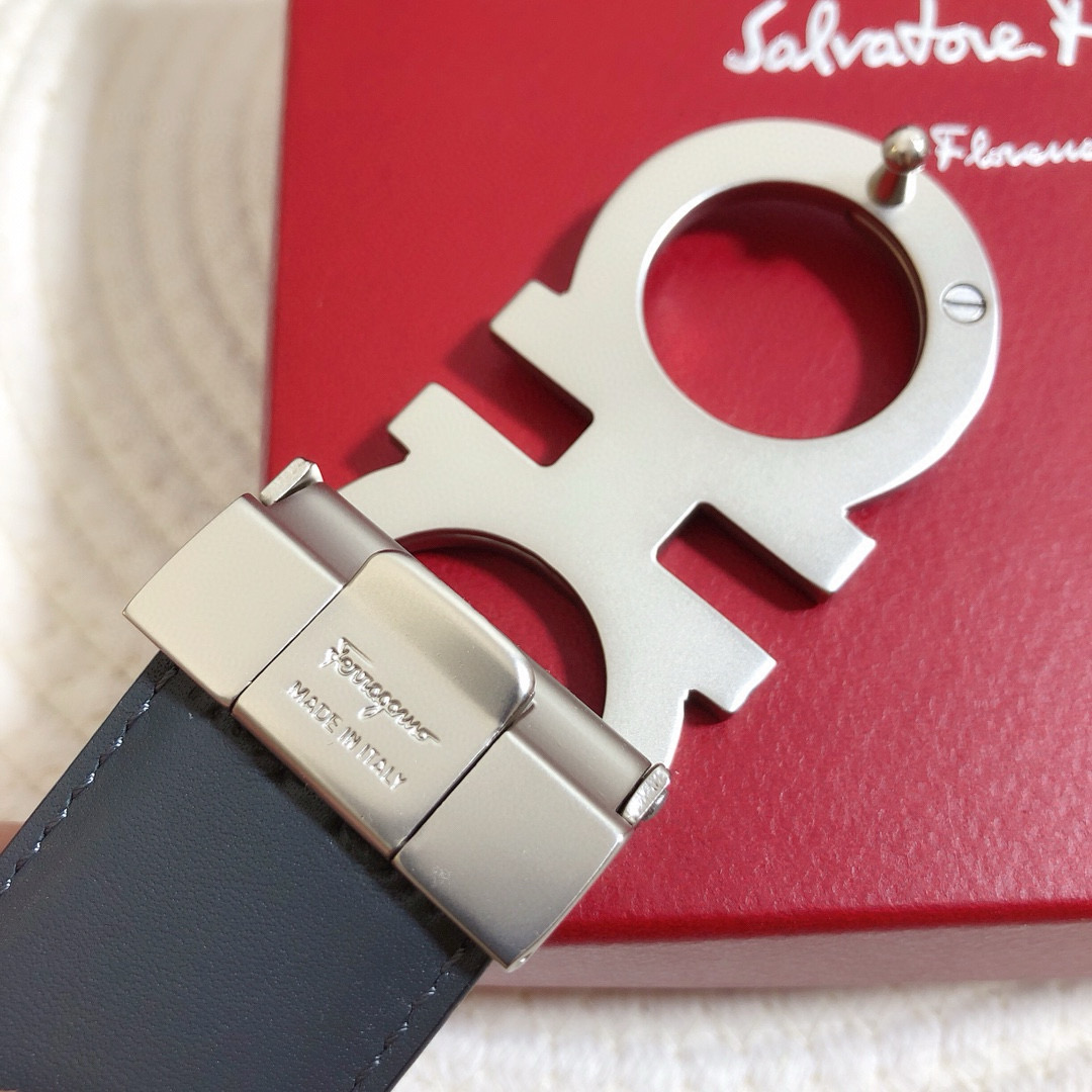 Ремень мужской в стиле Salvatore Ferragamo Gancini из натуральной кожи чёрного цвета с серебристой пряжкой шириной 3.5 см