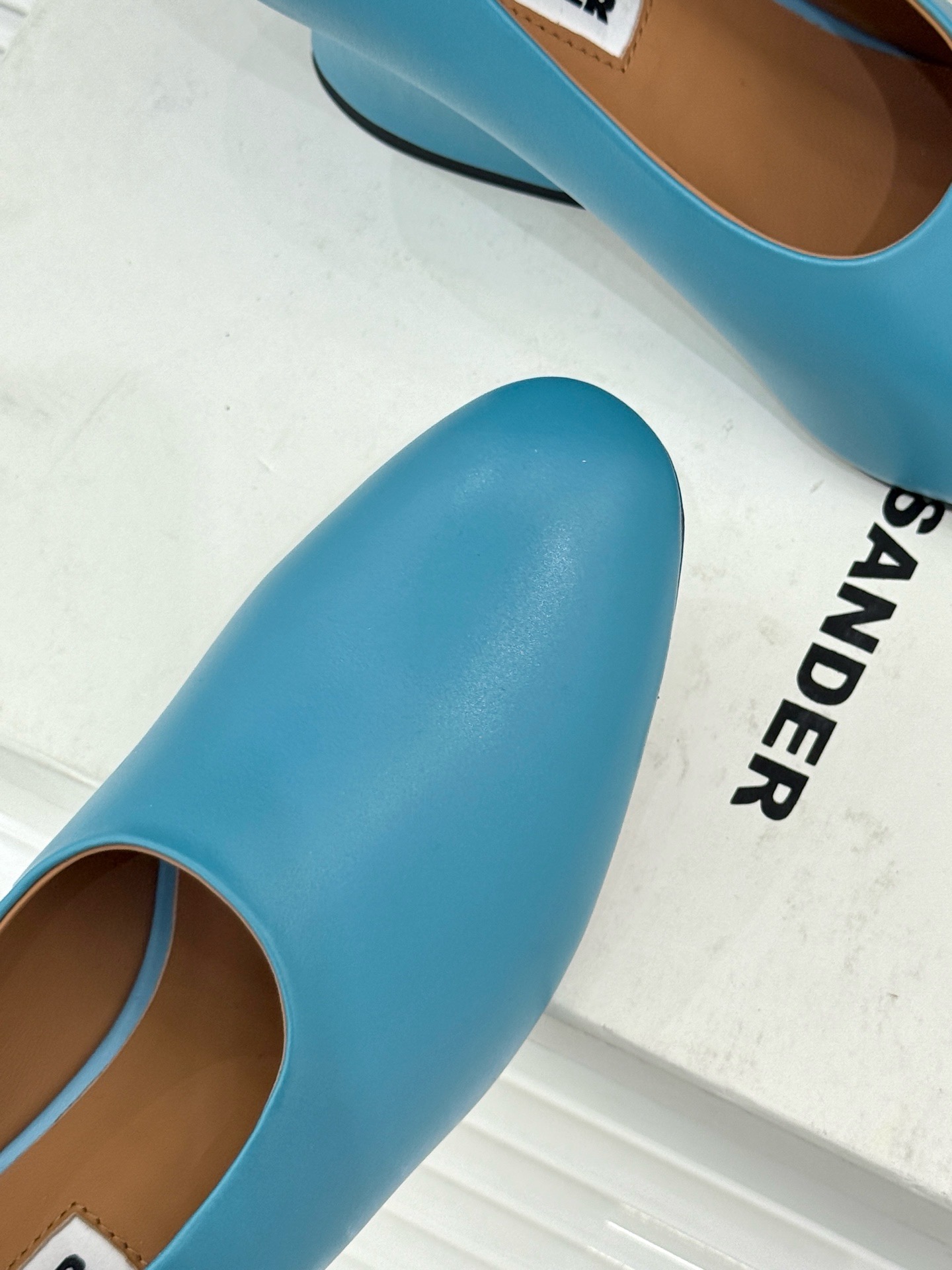 Туфли женские Jil Sander голубого цвета