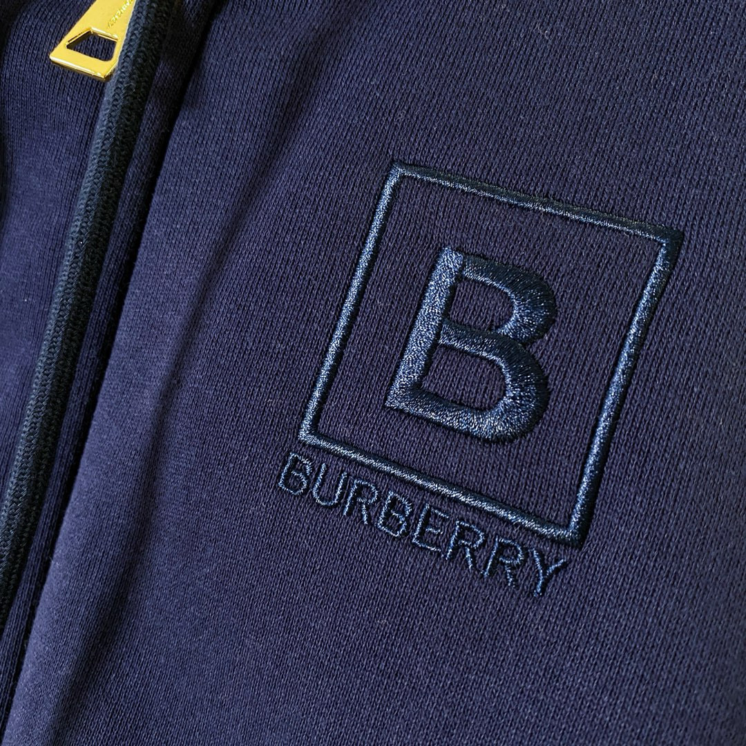 Худи унисекс в стиле Burberry из плотного футера с вышивкой синего цвета