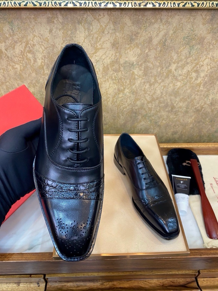 Туфли мужские в стиле Salvatore Ferragamo черного цвета