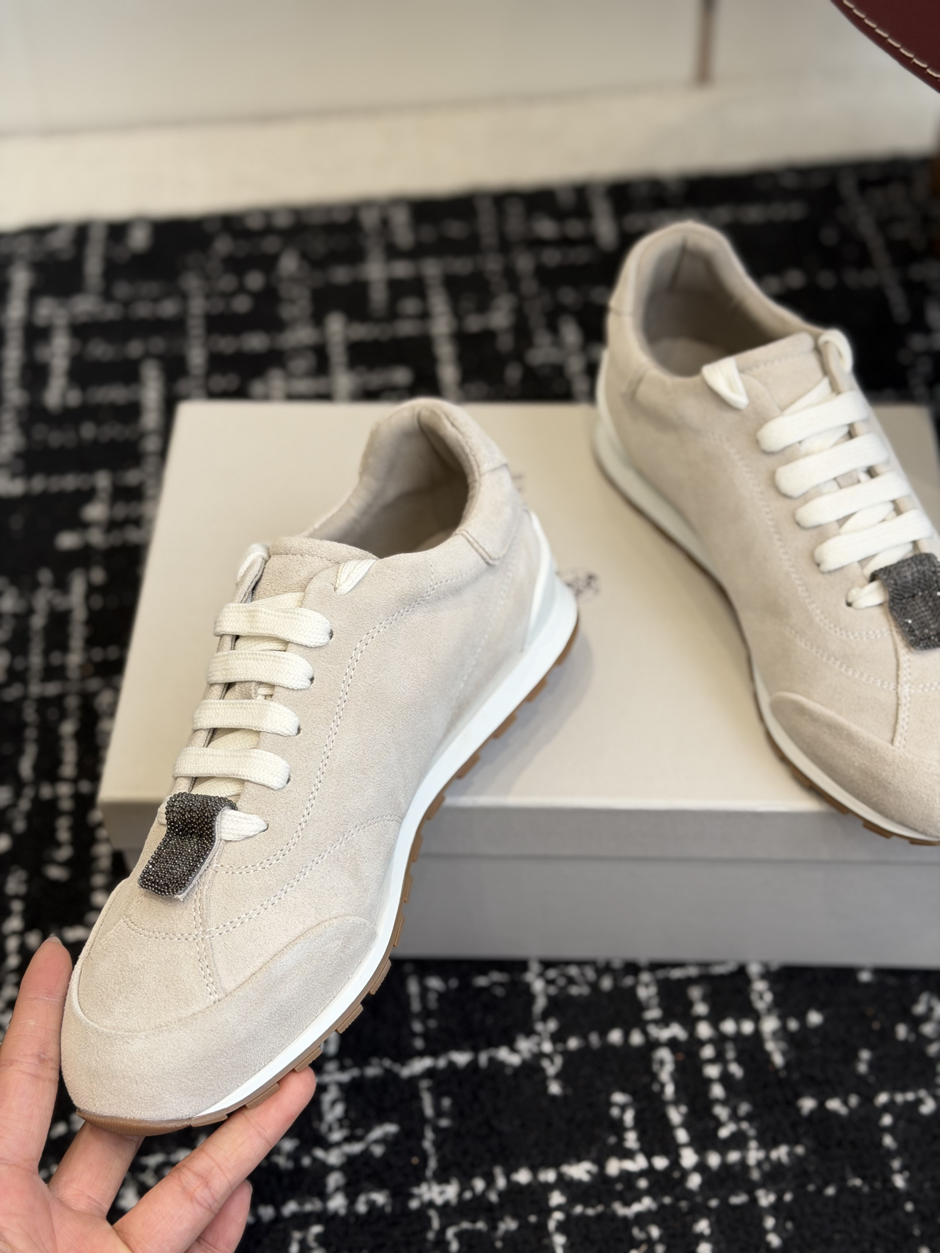 Кроссовки женские в стиле Brunello Cucinelli светло-бежевого цвета