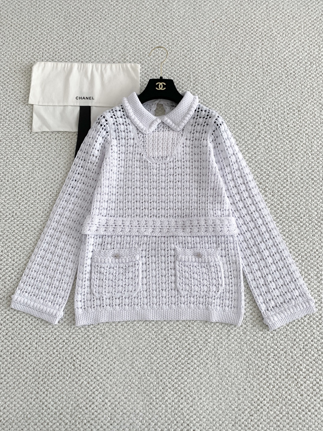 Кардиган женский в стиле Chanel с ажурной вязкой и воротником белого цвета