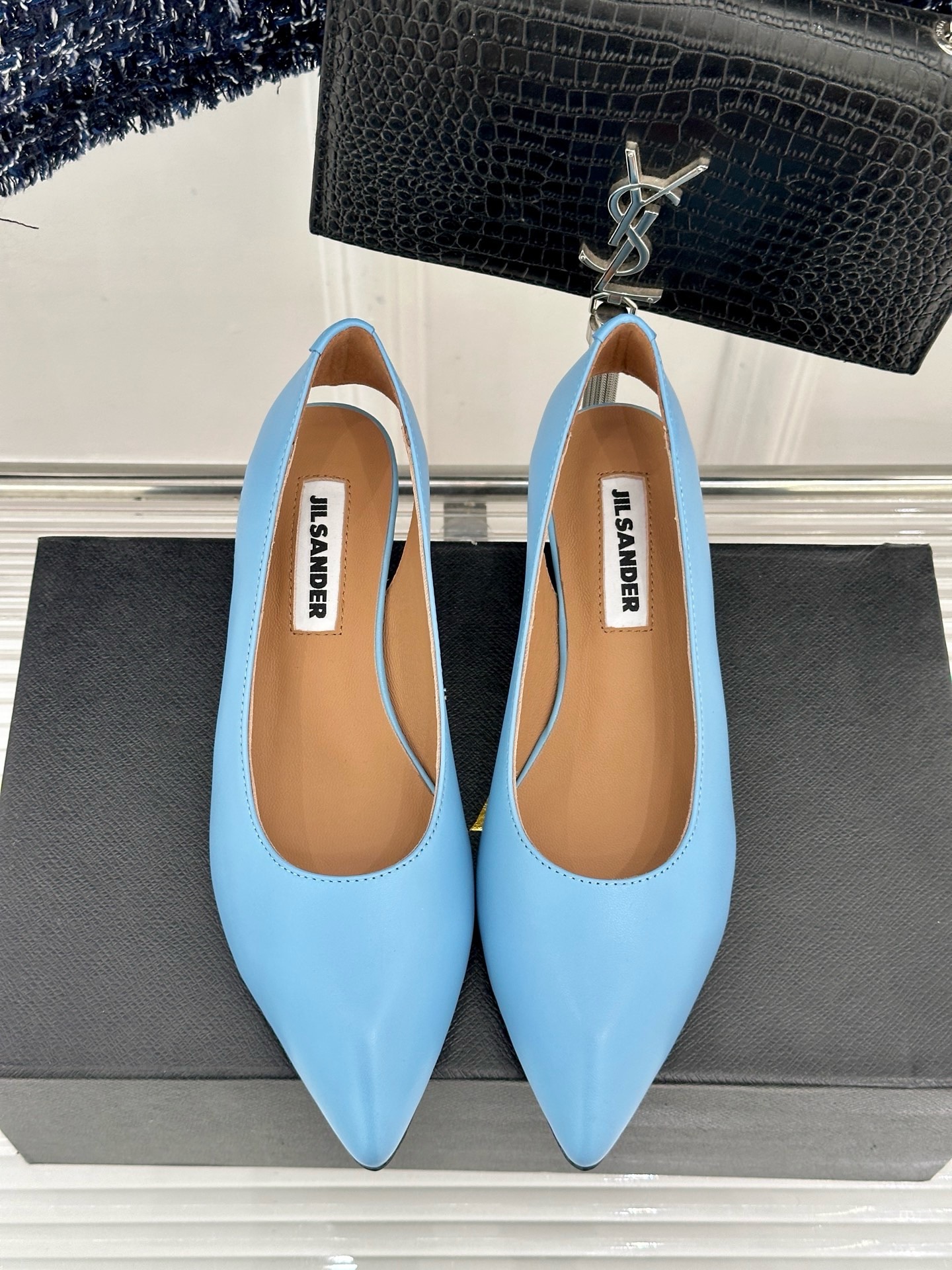 Туфли женские в стиле Jil Sander голубого цвета