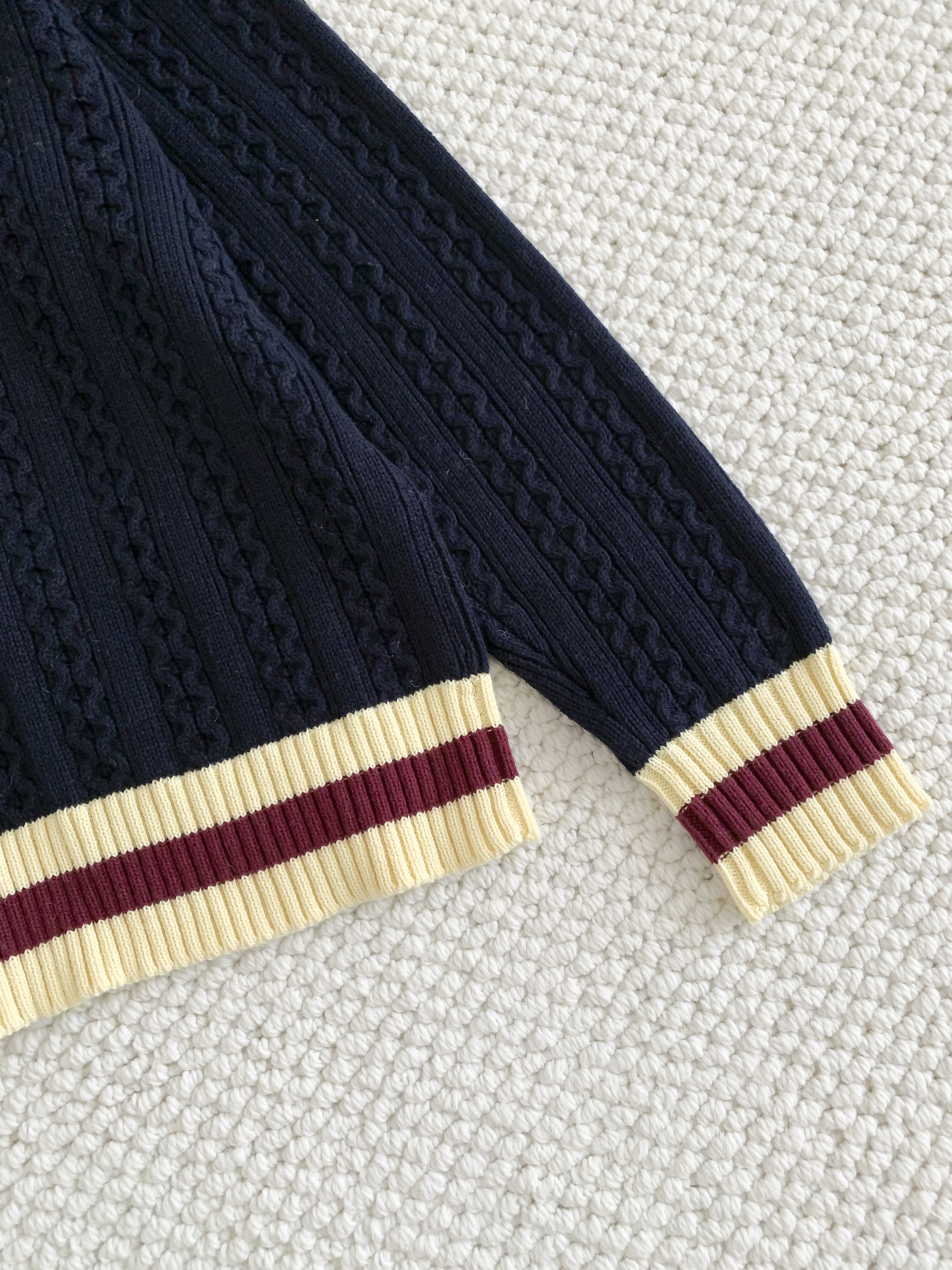 Кардиган женский в стиле Chanel тёмно-синего цвета с контрастной отделкой