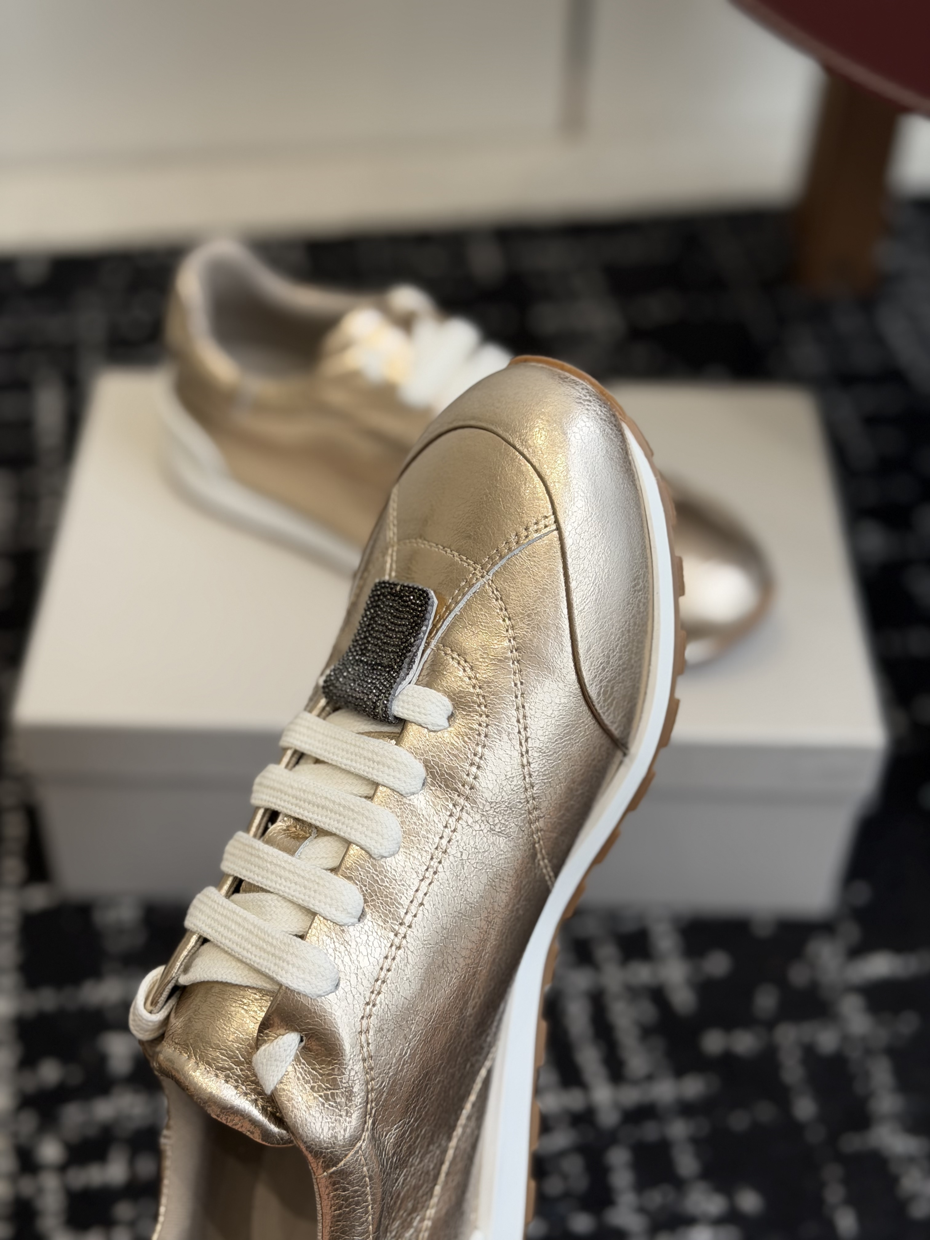 Кроссовки женские в стиле Brunello Cucinelli золотого цвета