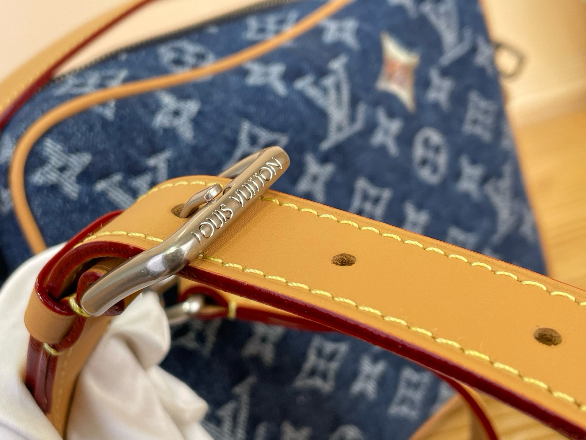 Сумка мужская Louis Vuitton Nil  синего цвета