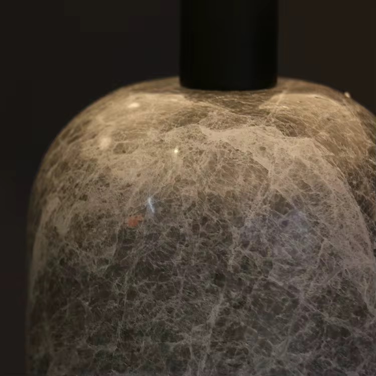 Лампа настольная из мрамора в современном стиле с тканевым абажуром