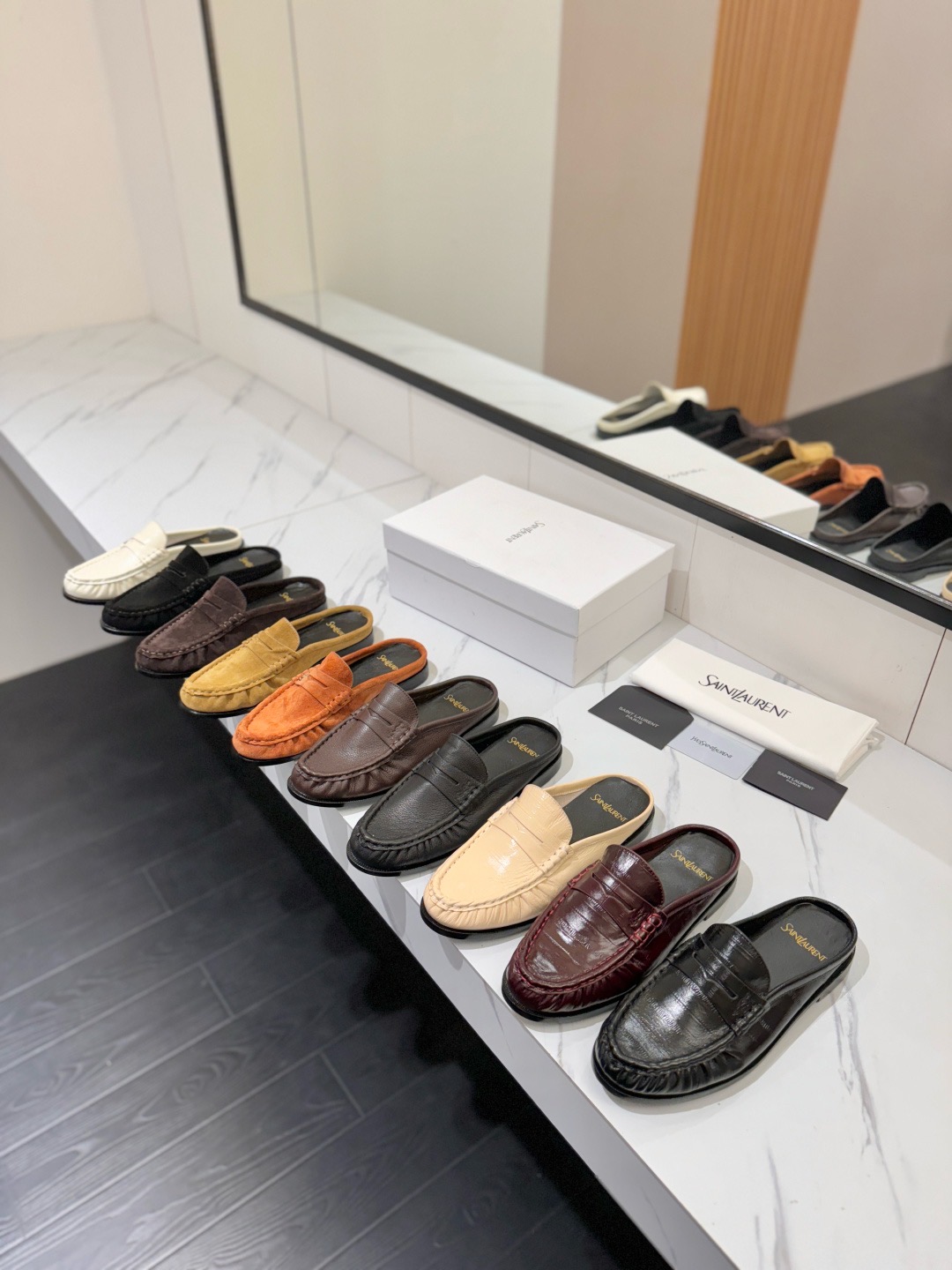 Лоферы-мюли Saint Laurent Le Loafer шоколадного цвета