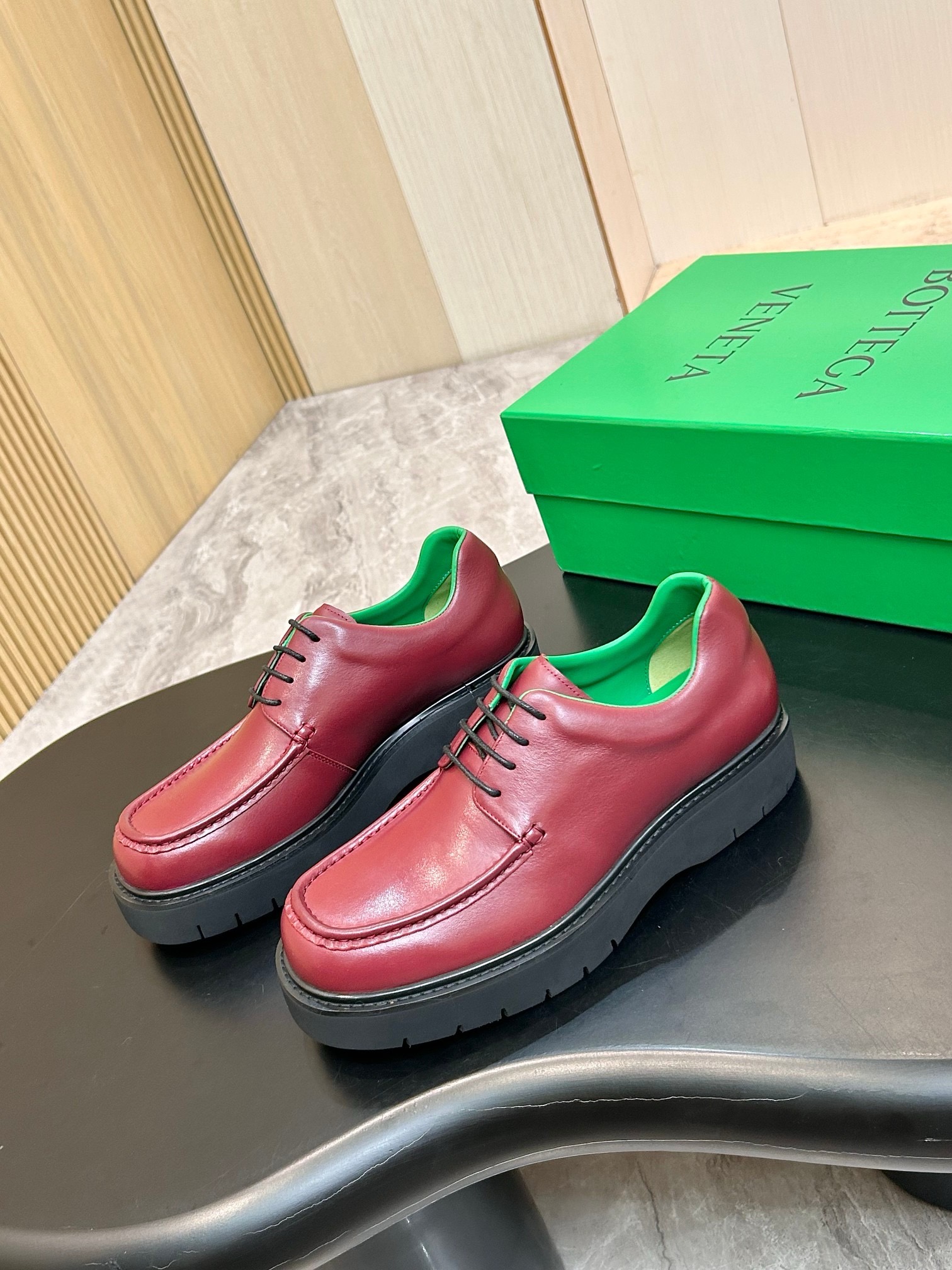 Дерби мужские Bottega Veneta Haddock бордового цвета