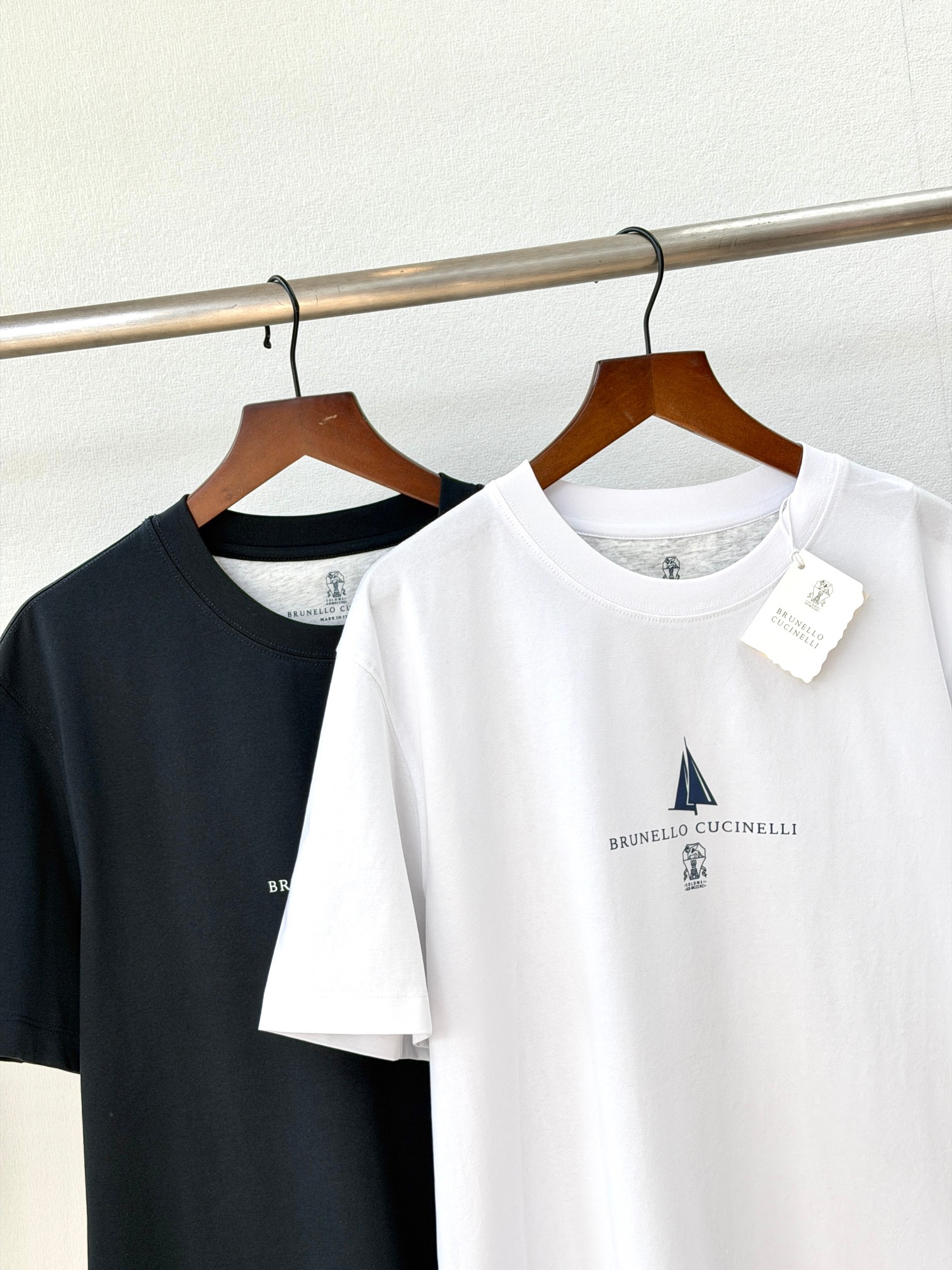 Футболка унисекс в стиле Brunello Cucinelli с принтом из хлопка белого цвета