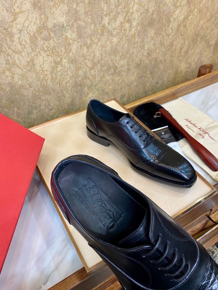 Туфли мужские в стиле Salvatore Ferragamo из кожи крокодила и натуральной кожи черного цвета