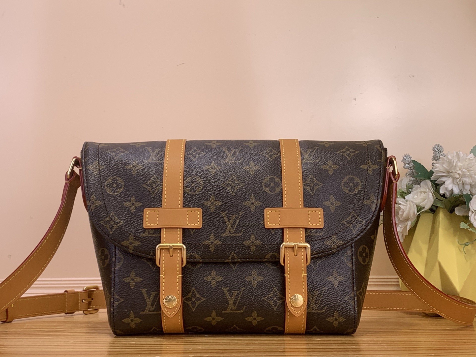 Сумка унисекс в стиле Louis Vuitton Christopher Messenger Monogram классическая