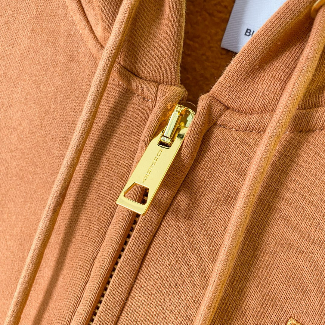 Худи унисекс в стиле Burberry из плотного футера с вышивкой карамельного цвета