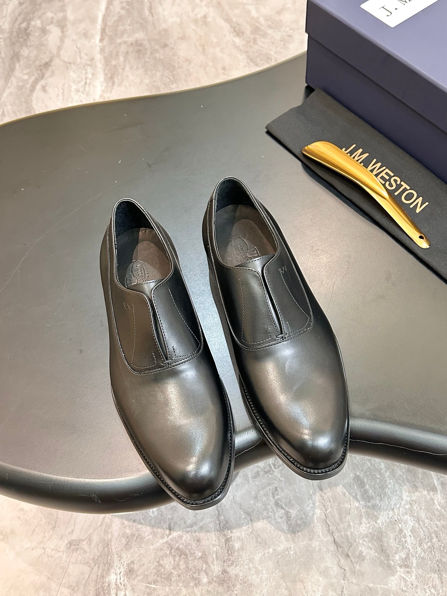 Туфли мужские J.M. Weston Iena Slip-On Oxford чёрного цвета