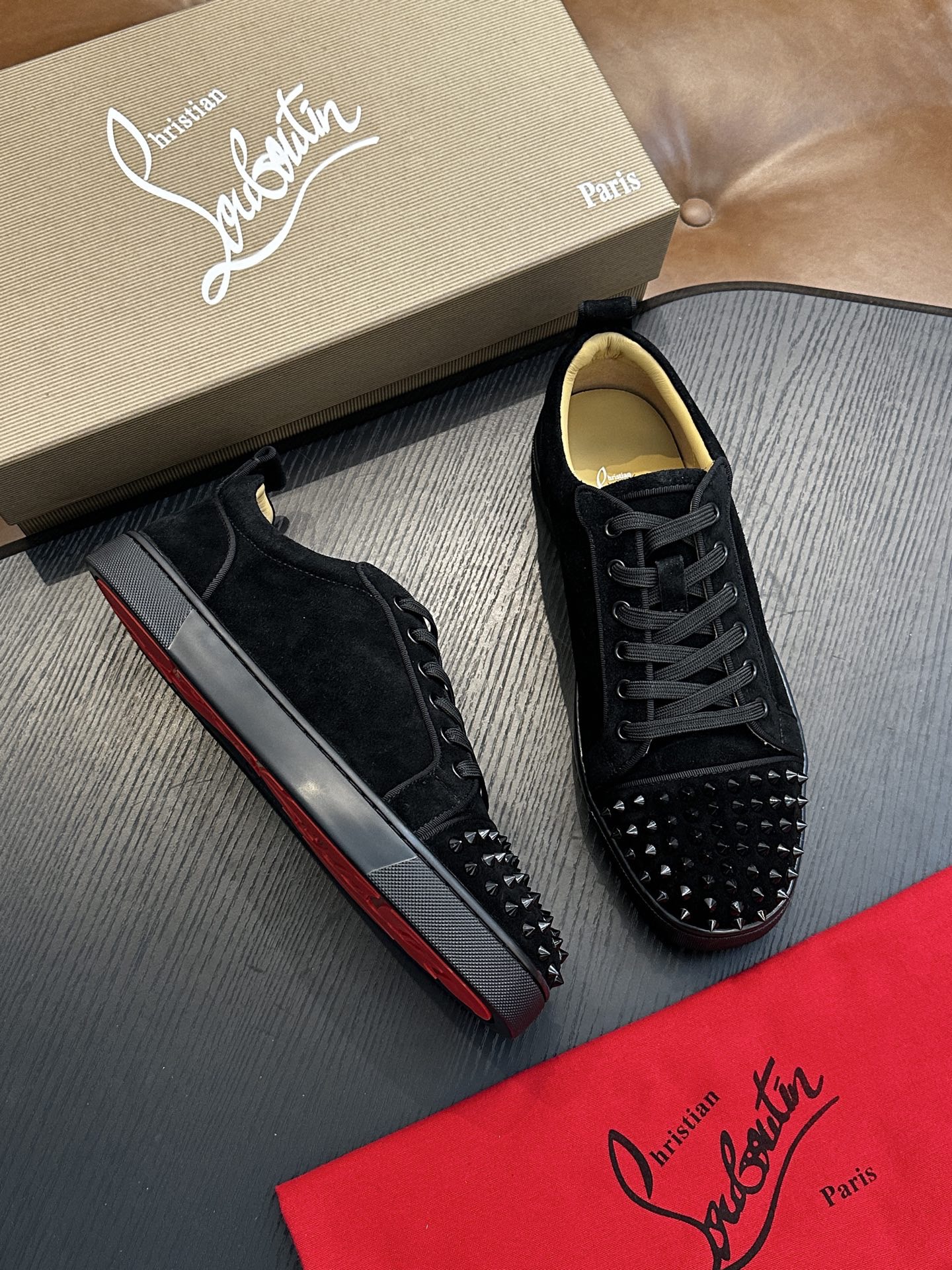 Кроссовки мужские в стиле Christian Louboutin чёрного цвета с шипами