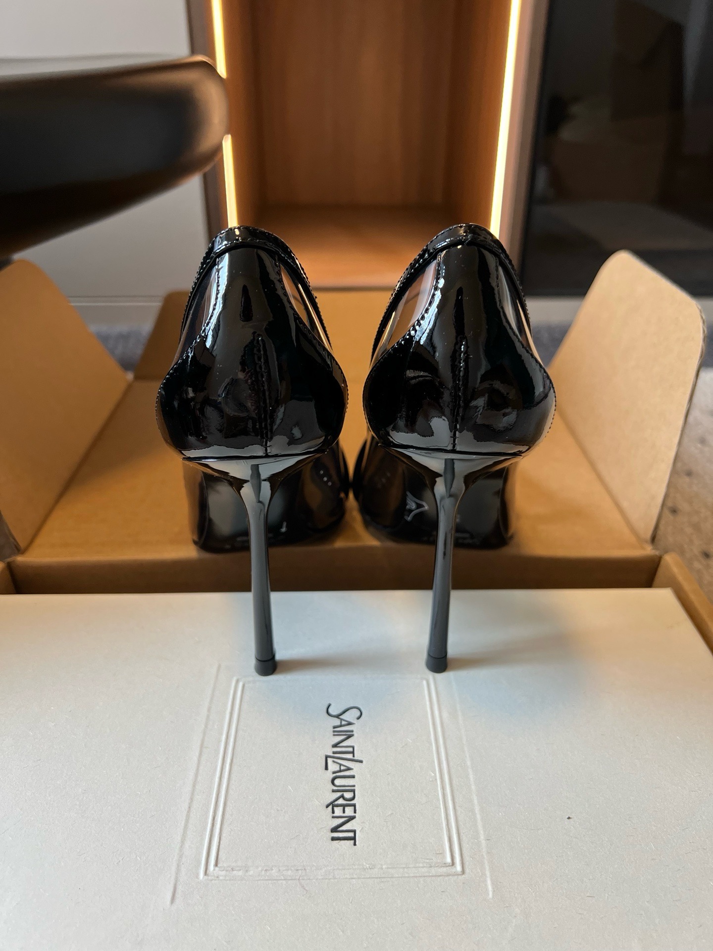 Туфли женские Saint Laurent Brigitte чёрного цвета