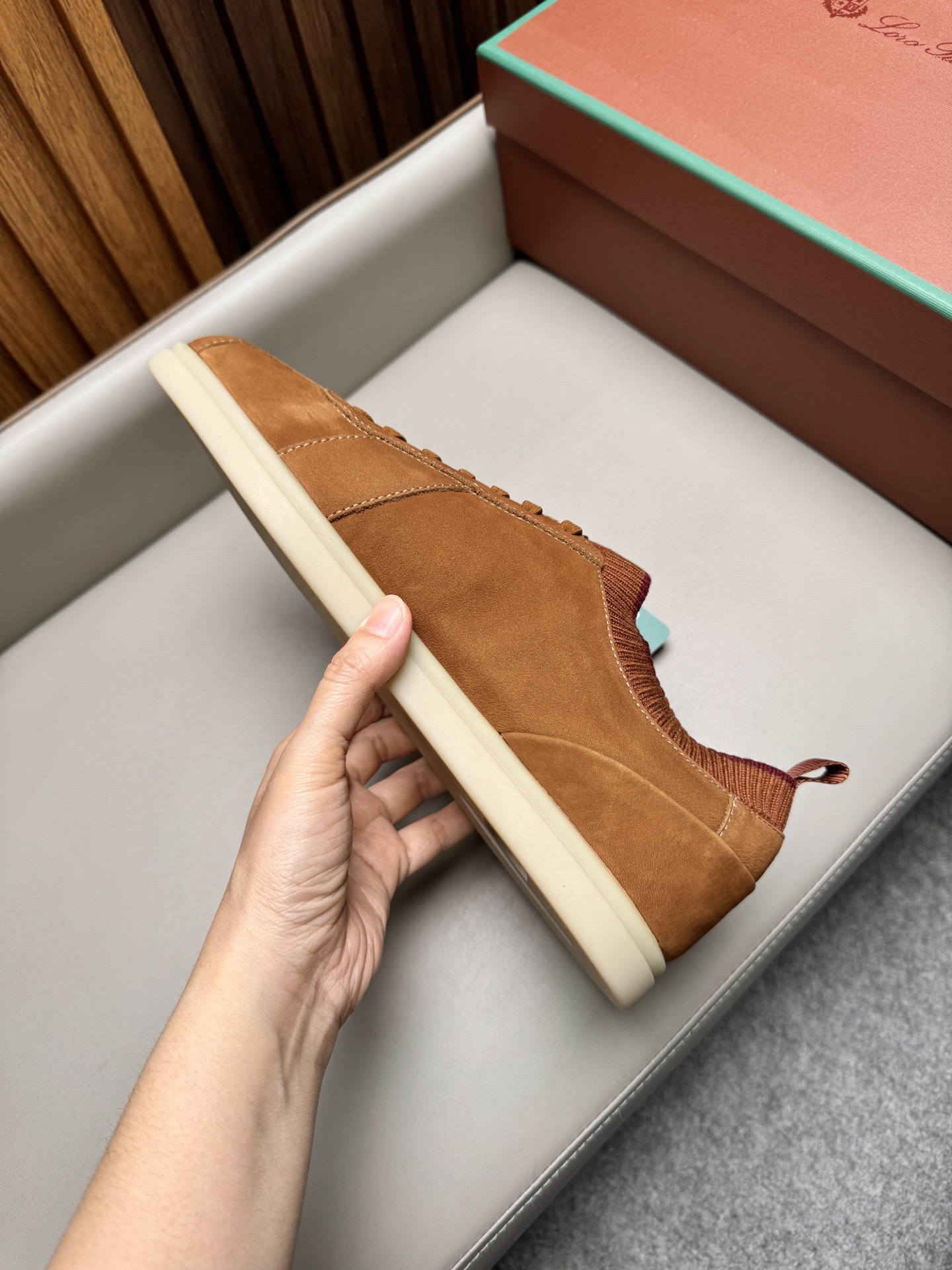 Кроссовки мужские в стиле Loro Piana Soho Walk рыжего цвета