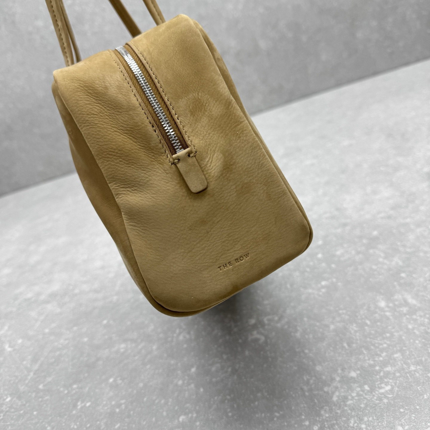 Сумка женская в стиле The Row Astra песочного цвета